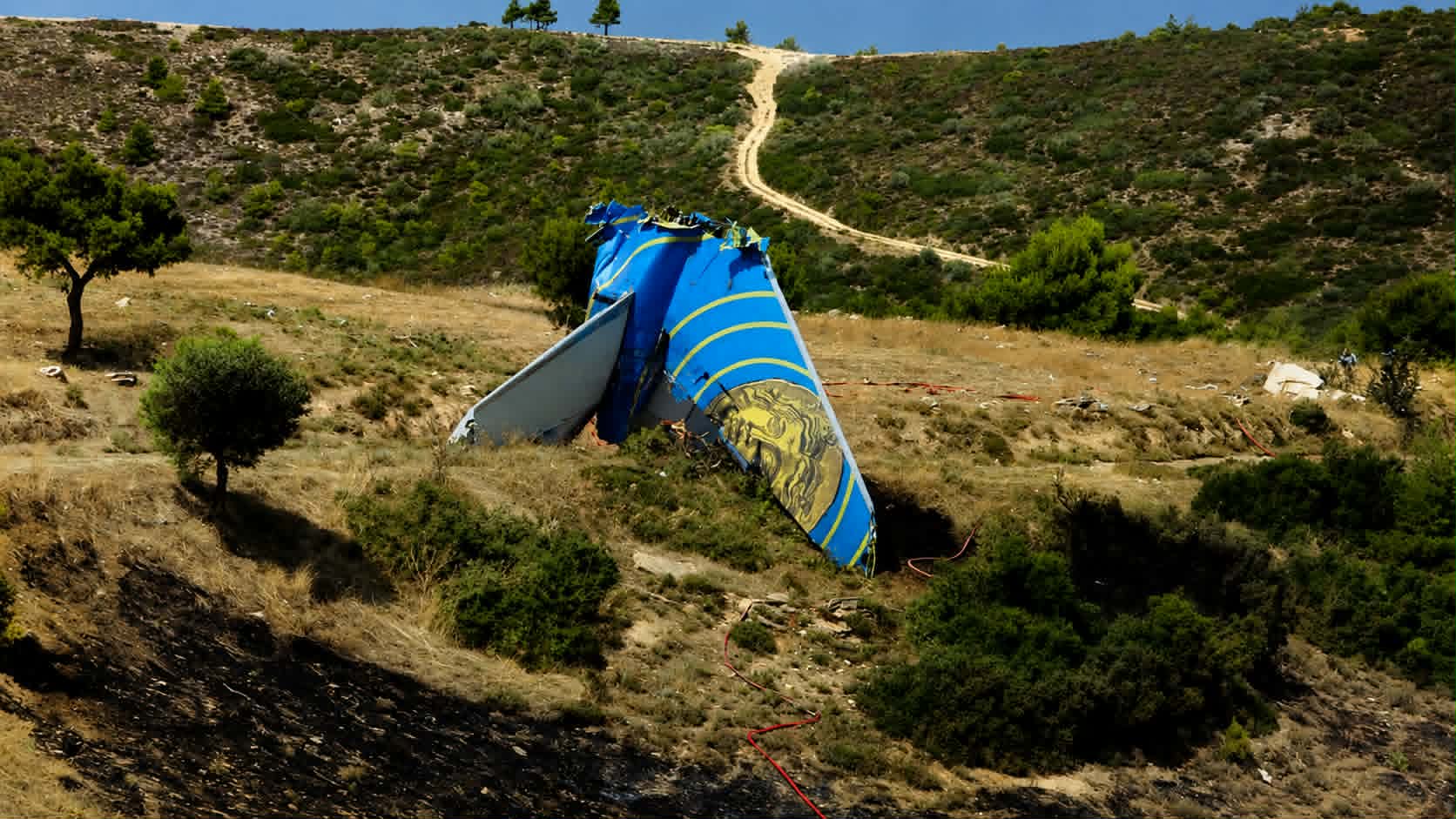 &Eta; &tau;&rho;&alpha;&gamma;&omega;&delta;ί&alpha; &tau;&eta;&sigmaf; &laquo;Ή&lambda;&iota;&omicron;&sigmaf;&raquo;: &Tau;&omicron; ά&delta;&epsilon;&iota;&omicron; &delta;&epsilon;&lambda;&tau;ί&omicron; &tau;&omicron;&upsilon; &Alpha;&Nu;&Tau;1 &pi;&omicron;&upsilon; &gamma;έ&mu;&iota;&sigma;&epsilon; &mu;&epsilon; &delta;ά&kappa;&rho;&upsilon;&alpha; &kappa;&alpha;&iota; &alpha;ί&mu;&alpha;