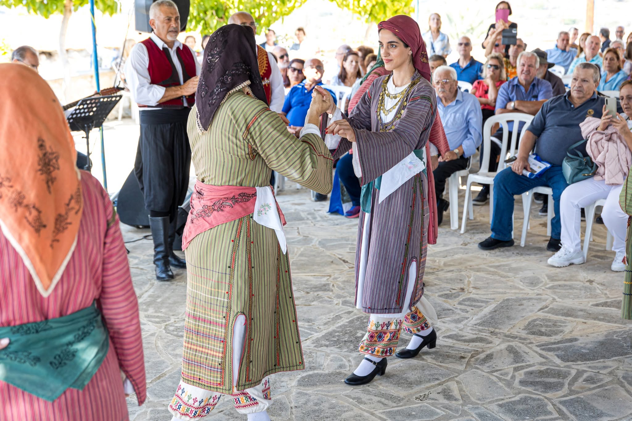 &Alpha;&mu;&alpha;&rho;&gamma;έ&tau;&eta;: &Mu;&iota;&alpha; &kappa;&alpha;&lambda;&omicron;&kappa;&alpha;&iota;&rho;&iota;&nu;ή &beta;&rho;&alpha;&delta;&iota;ά &gamma;&epsilon;&mu;ά&tau;&eta; &mu;&omicron;&upsilon;&sigma;&iota;&kappa;ή &kappa;&alpha;&iota; &gamma;&epsilon;ύ&sigma;&epsilon;&iota;&sigmaf; &sigma;&tau;&eta;&nu; ύ&pi;&alpha;&iota;&theta;&rho;&omicron;