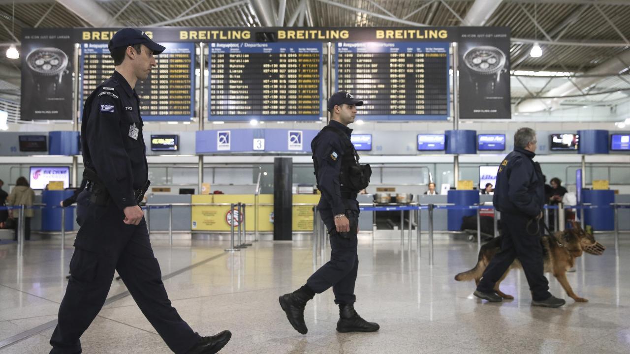 Συνελήφθη στο «Ελ. Βενιζέλος» 53χρονος καταζητούμενος από τη Γαλλία για ξέπλυμα χρήματος και απάτη