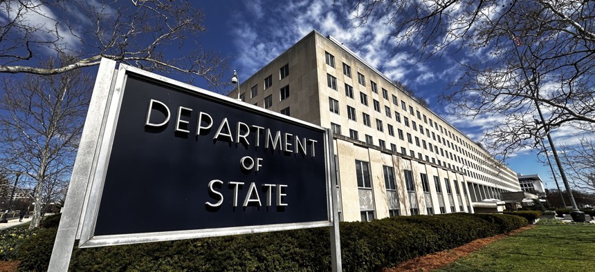State Department &gamma;&iota;&alpha; GSI: &laquo;&Omicron;&iota; &Eta;&Pi;&Alpha; &sigma;&tau;&eta;&rho;ί&zeta;&omicron;&upsilon;&nu; &tau;&eta;&nu; &epsilon;&nu;&epsilon;&rho;&gamma;&epsilon;&iota;&alpha;&kappa;ή &alpha;&sigma;&phi;ά&lambda;&epsilon;&iota;&alpha; &kappa;&alpha;&iota; &sigma;&upsilon;&nu;&epsilon;&rho;&gamma;&alpha;&sigma;ί&alpha; &sigma;&tau;&eta;&nu; &Alpha;&nu;. &Mu;&epsilon;&sigma;ό&gamma;&epsilon;&iota;&omicron;&raquo;