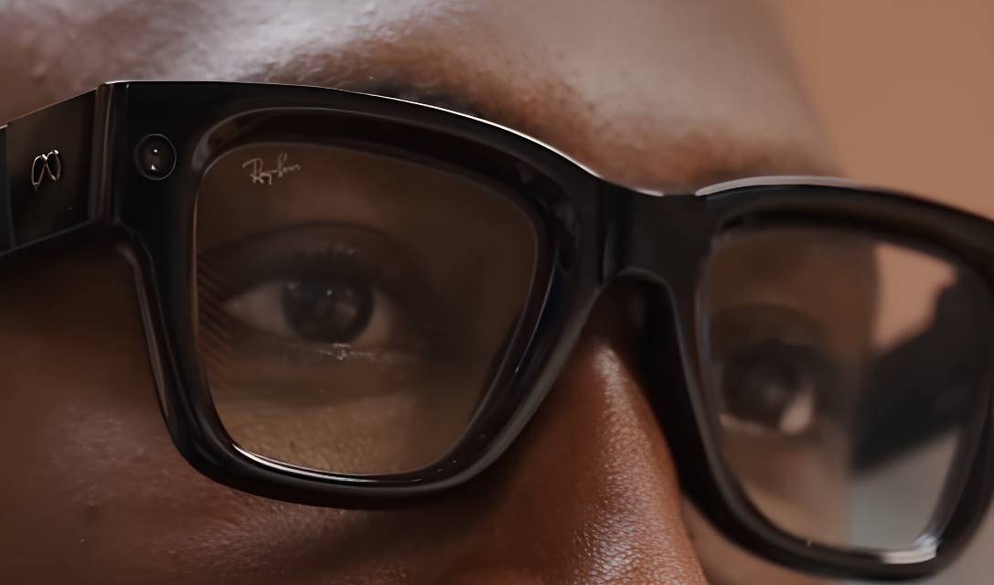 Smart glasses &sigma;&tau;&iota;&sigmaf; &alpha;ί&theta;&omicron;&upsilon;&sigma;&epsilon;&sigmaf;: &Omicron;&iota; &beta;&rho;&epsilon;&tau;&alpha;&nu;&iota;&kappa;&omicron;ί &kappa;&iota;&nu;&eta;&mu;&alpha;&tau;&omicron;&gamma;&rho;ά&phi;&omicron;&iota; &sigma;&kappa;έ&phi;&tau;&omicron;&nu;&tau;&alpha;&iota; &nu;έ&omicron;&upsilon;&sigmaf; &pi;&epsilon;&rho;&iota;&omicron;&rho;&iota;&sigma;&mu;&omicron;ύ&sigmaf;