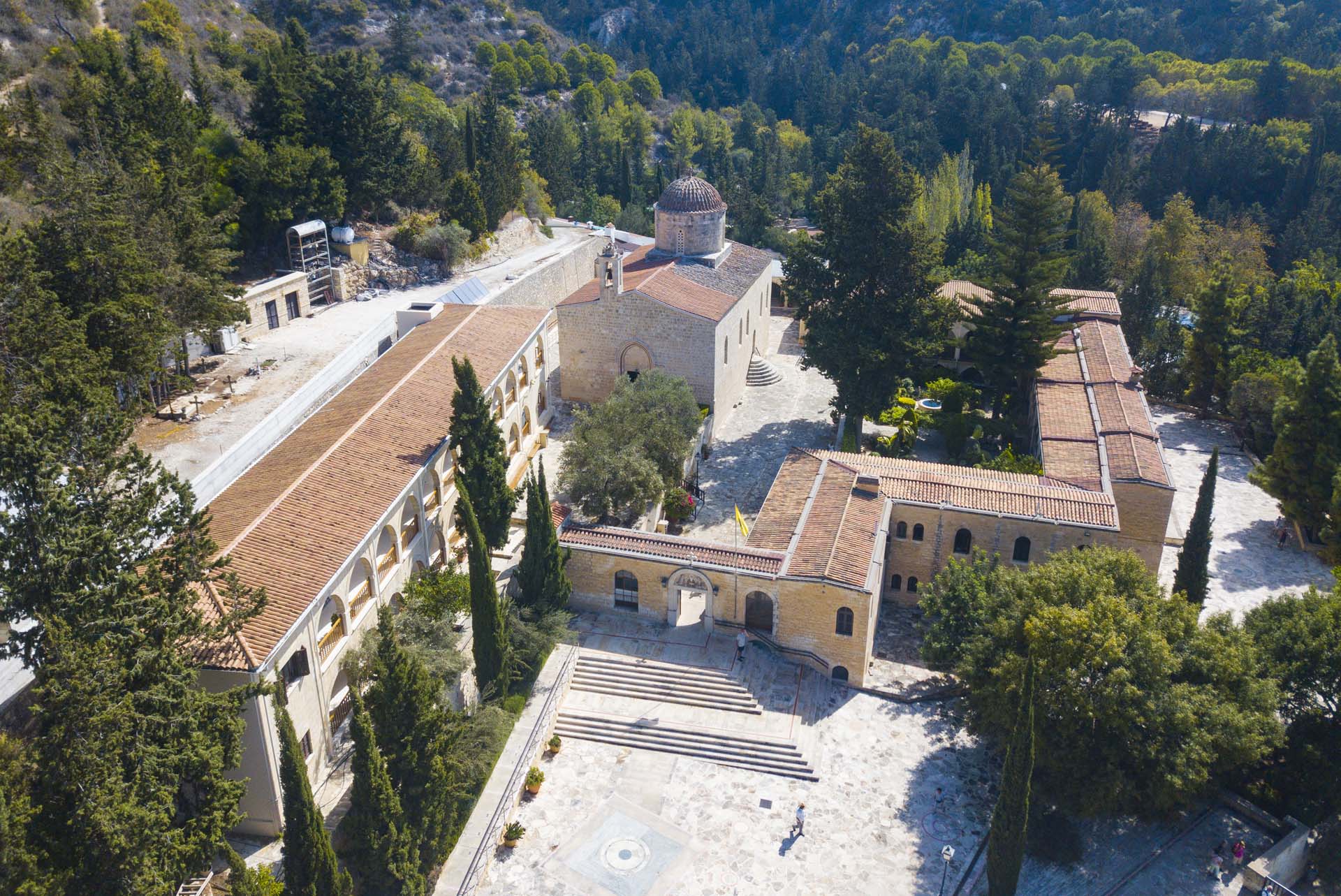 &Mu;&omicron;&nu;ή &Alpha;&gamma;ί&omicron;&upsilon; &Nu;&epsilon;&omicron;&phi;ύ&tau;&omicron;&upsilon; &gamma;&iota;&alpha; &tau;&omicron; &epsilon;&pi;&epsilon;&iota;&sigma;ό&delta;&iota;&omicron; &mu;&epsilon; &tau;&omicron;&nu; 51&chi;&rho;&omicron;&nu;&omicron; &mu;&omicron;&nu;&alpha;&chi;ό: &Tau;&iota; &pi;&rho;&omicron;&eta;&gamma;ή&theta;&eta;&kappa;&epsilon; &kappa;&alpha;&iota; &eta; &delta;&iota;&alpha;&mu;ά&chi;&eta; &gamma;&iota;&alpha; &tau;&omicron; &delta;&omega;&mu;ά&tau;&iota;&omicron;