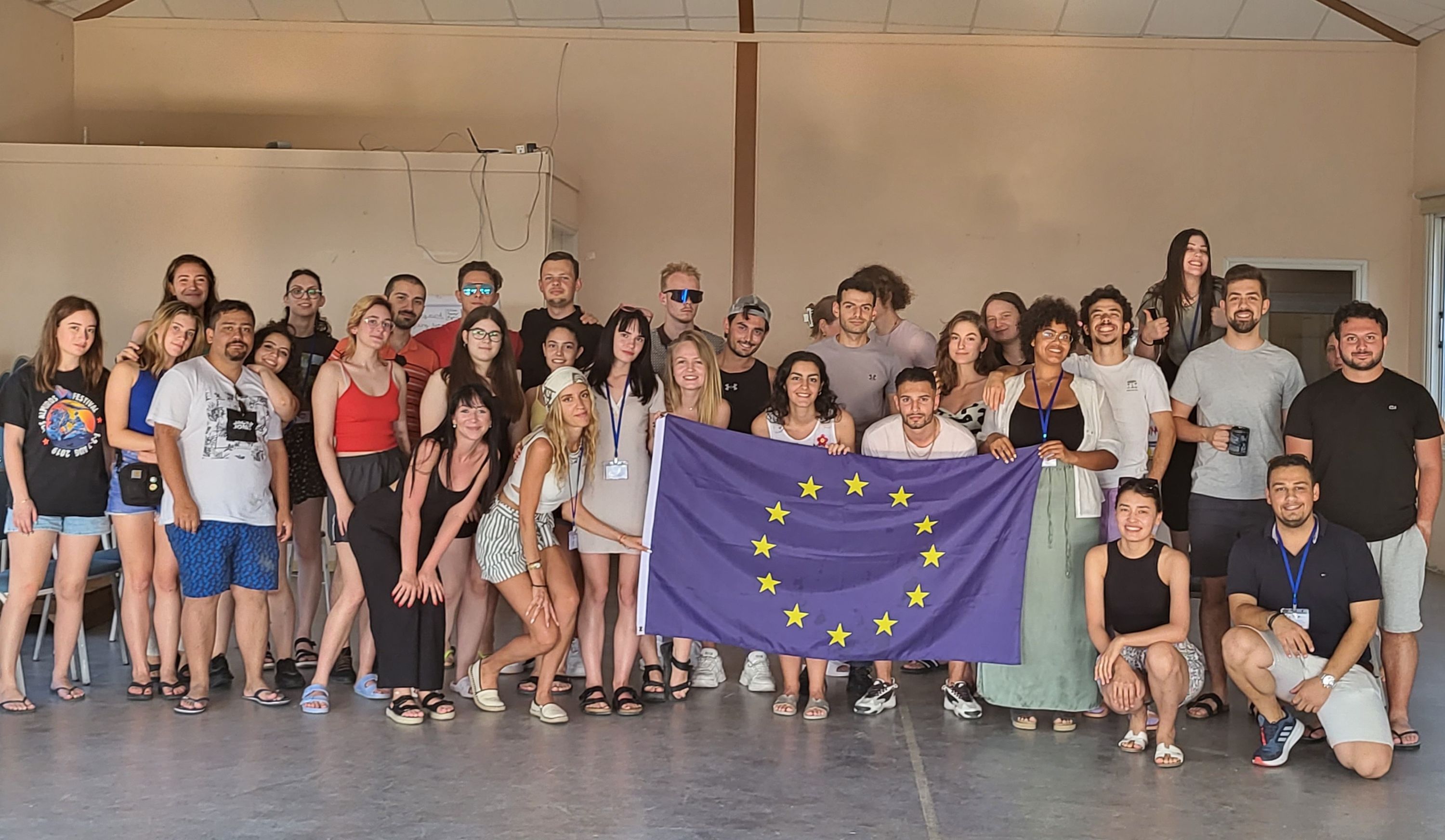 Youth Dynamics: &Nu;έ&omicron;&iota; &alpha;&pi;ό 3 &chi;ώ&rho;&epsilon;&sigmaf; &epsilon;&nu;ώ&nu;&omicron;&upsilon;&nu; &tau;&iota;&sigmaf; &delta;&upsilon;&nu;ά&mu;&epsilon;&iota;&sigmaf; &tau;&omicron;&upsilon;&sigmaf; &epsilon;&nu;ά&nu;&tau;&iota;&alpha; &sigma;&tau;&eta;&nu; &epsilon;&nu;&delta;&omicron;&omicron;&iota;&kappa;&omicron;&gamma;&epsilon;&nu;&epsilon;&iota;&alpha;&kappa;ή &beta;ί&alpha;