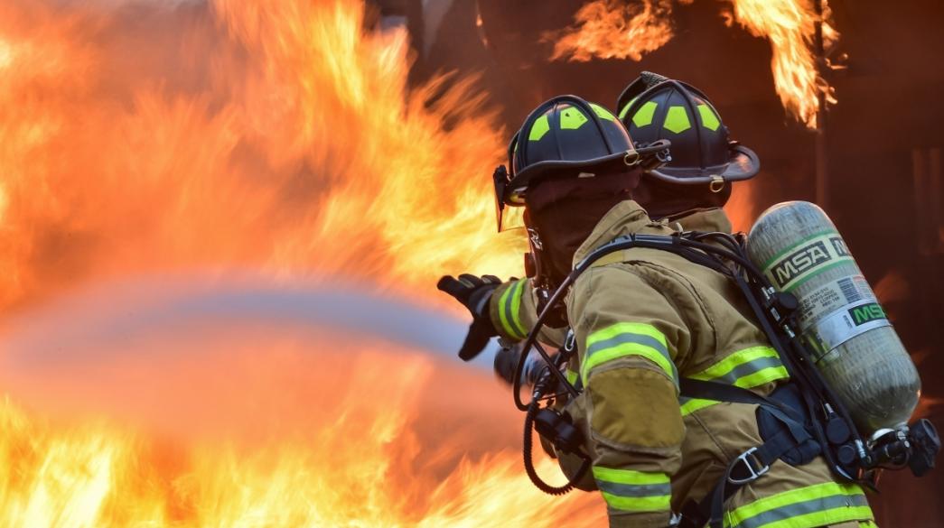 &Epsilon;&lambda;&lambda;ά&delta;&alpha;: &Delta;ύ&omicron; &sigma;&upsilon;&lambda;&lambda;ή&psi;&epsilon;&iota;&sigmaf; &gamma;&iota;&alpha; &epsilon;&mu;&pi;&rho;&eta;&sigma;&mu;&omicron;ύ&sigmaf; &sigma;&epsilon; &Alpha;&tau;&tau;&iota;&kappa;ή &kappa;&alpha;&iota; &Epsilon;ύ&beta;&omicron;&iota;&alpha; &ndash; &Omicron; έ&nu;&alpha;&sigmaf; έ&beta;&alpha;&lambda;&epsilon; &phi;&omega;&tau;&iota;ά &mu;&epsilon; &alpha;&nu;&alpha;&pi;&tau;ή&rho;&alpha;