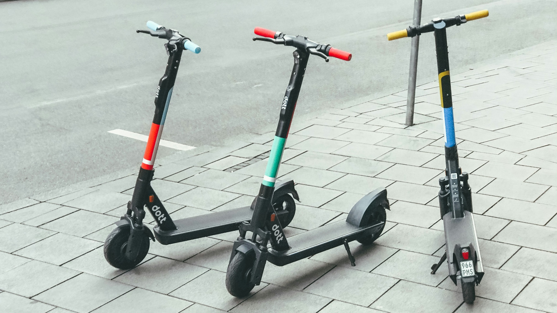 Στο στόχαστρο της Αστυνομίας τα e-scooters: Πάνω από 1.000 καταγγελίες σε δύο εβδομάδες