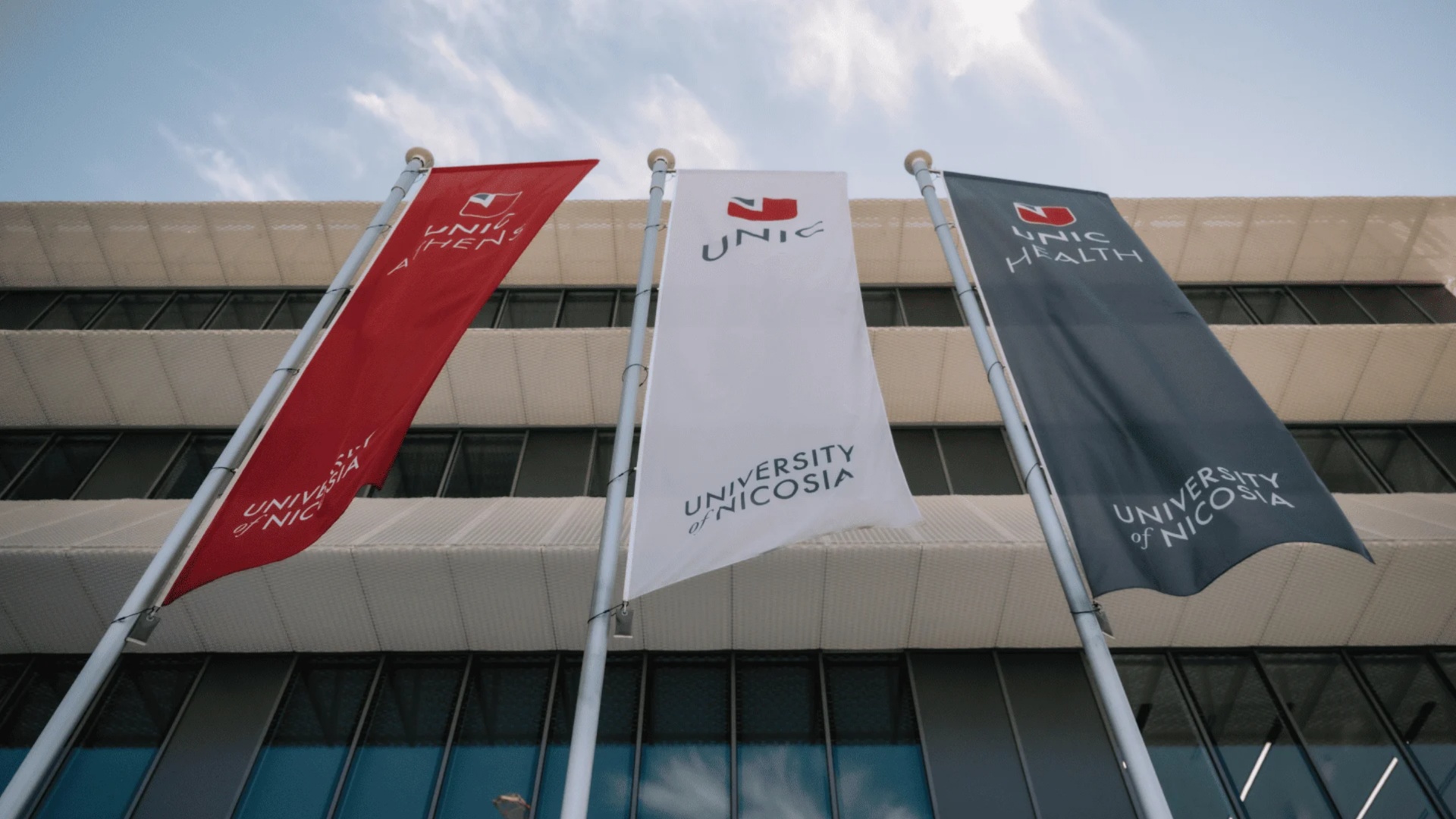 &Sigma;&epsilon; &pi;&lambda;ή&rho;&eta; &iota;&sigma;&chi;ύ &eta; ά&delta;&epsilon;&iota;&alpha; &lambda;&epsilon;&iota;&tau;&omicron;&upsilon;&rho;&gamma;ί&alpha;&sigmaf; &tau;&omicron;&upsilon; UNIC Athens &mu;&epsilon;&tau;ά &tau;&iota;&sigmaf; &alpha;&pi;&omicron;&phi;ά&sigma;&epsilon;&iota;&sigmaf; &tau;&omicron;&upsilon; &Sigma;&tau;&Epsilon;