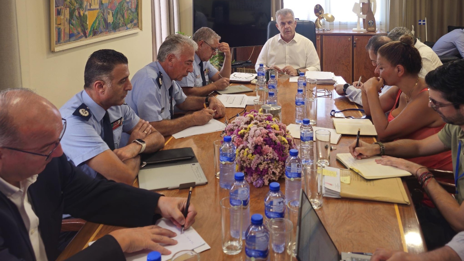 &Sigma;&epsilon; &lambda;&epsilon;&iota;&tau;&omicron;&upsilon;&rho;&gamma;ί&alpha; &tau;&omicron; &Kappa;έ&nu;&tau;&rho;&omicron; &Mu;&epsilon;&nu;ό&gamma;&epsilon;&iota;&alpha;&sigmaf; έ&omega;&sigmaf; &tau;&alpha; &mu;έ&sigma;&alpha; &Sigma;&epsilon;&pi;&tau;&epsilon;&mu;&beta;&rho;ί&omicron;&upsilon; &gamma;&iota;&alpha; &tau;&eta;&nu; &alpha;&pi;&omicron;&sigma;&upsilon;&mu;&phi;ό&rho;&eta;&sigma;&eta; &tau;&omega;&nu; &alpha;&sigma;&tau;&upsilon;&nu;&omicron;&mu;&iota;&kappa;ώ&nu; &kappa;&rho;&alpha;&tau;&eta;&tau;&eta;&rho;ί&omega;&nu;