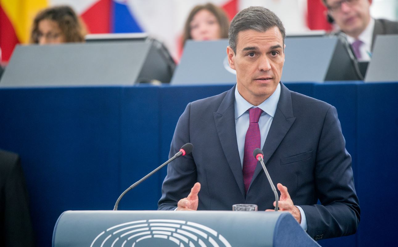 &Rho;&omega;&sigma;ί&alpha; &kappa;&alpha;&iota; &Iota;&sigma;&rho;&alpha;ή&lambda; &laquo;&beta;&lambda;έ&pi;&epsilon;&iota;&raquo; &omicron; &Sigma;ά&nu;&tau;&sigma;&epsilon;&theta; &pi;ί&sigma;&omega; &alpha;&pi;ό &tau;&eta; &mu;&epsilon;&tau;&alpha;&nu;&alpha;&sigma;&tau;&epsilon;&upsilon;&tau;&iota;&kappa;ή &kappa;&rho;ί&sigma;&eta; &sigma;&tau;&eta; &Theta;έ&omicron;&upsilon;&tau;&alpha;