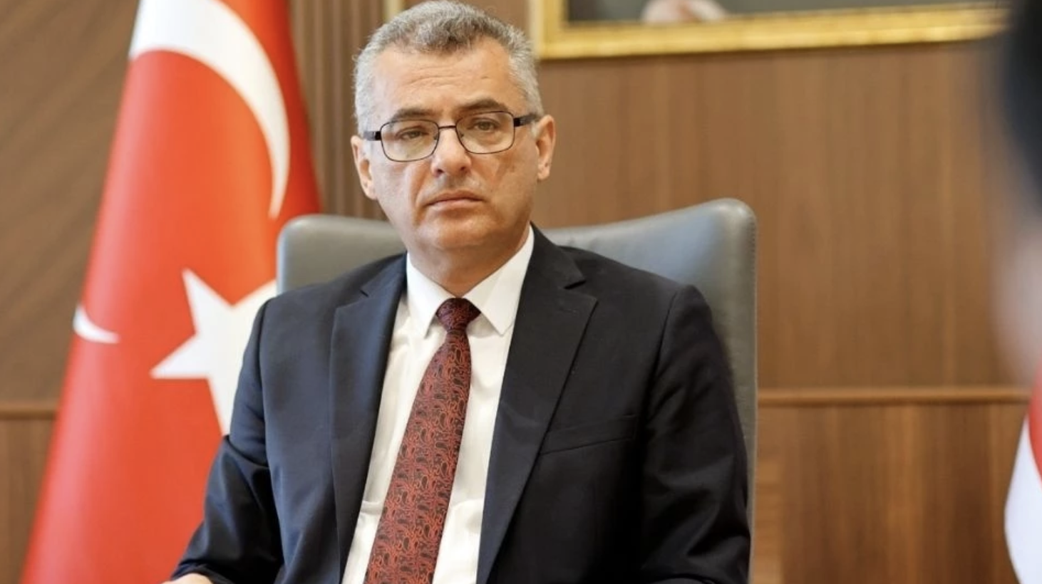 Έ&rho;&chi;&iota;&omicron;&upsilon;&rho;&mu;&alpha;&nu;: &laquo;&Epsilon;ί&mu;&alpha;&sigma;&tau;&epsilon; έ&tau;&omicron;&iota;&mu;&omicron;&iota; &gamma;&iota;&alpha; &lambda;ύ&sigma;&eta;&raquo;