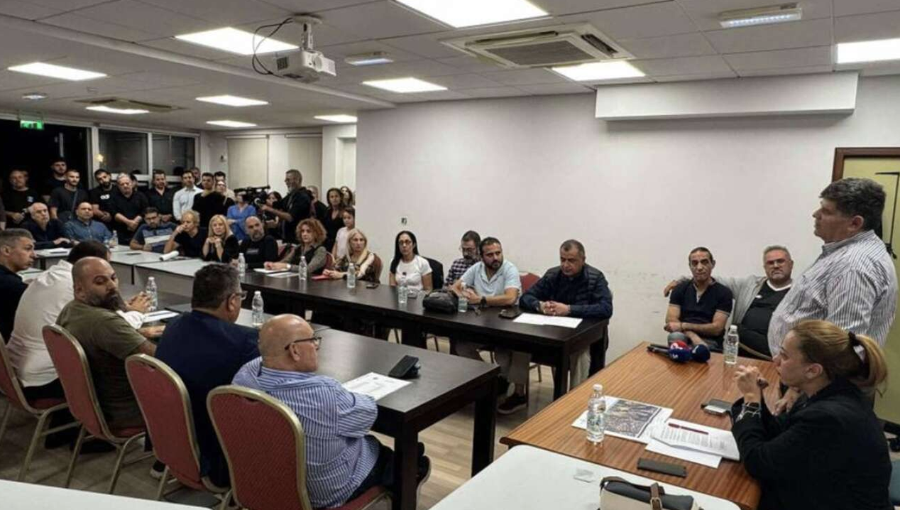 &Epsilon;&kappa; &nu;έ&omicron;&upsilon; &epsilon;&nu;ώ&pi;&iota;&omicron;&nu; &tau;&omicron;&upsilon; &delta;&eta;&mu;&omicron;&tau;&iota;&kappa;&omicron;ύ &sigma;&upsilon;&mu;&beta;&omicron;ύ&lambda;&iota;&omicron;&upsilon; &Alpha;&mu;&alpha;&theta;&omicron;ύ&nu;&tau;&alpha;&sigmaf; &tau;&omicron; &theta;έ&mu;&alpha; &mu;&epsilon; &delta;&omicron;&mu;έ&sigmaf; &phi;&iota;&lambda;&omicron;&xi;&epsilon;&nu;ί&alpha;&sigmaf; &alpha;&nu;&eta;&lambda;ί&kappa;&omega;&nu;
