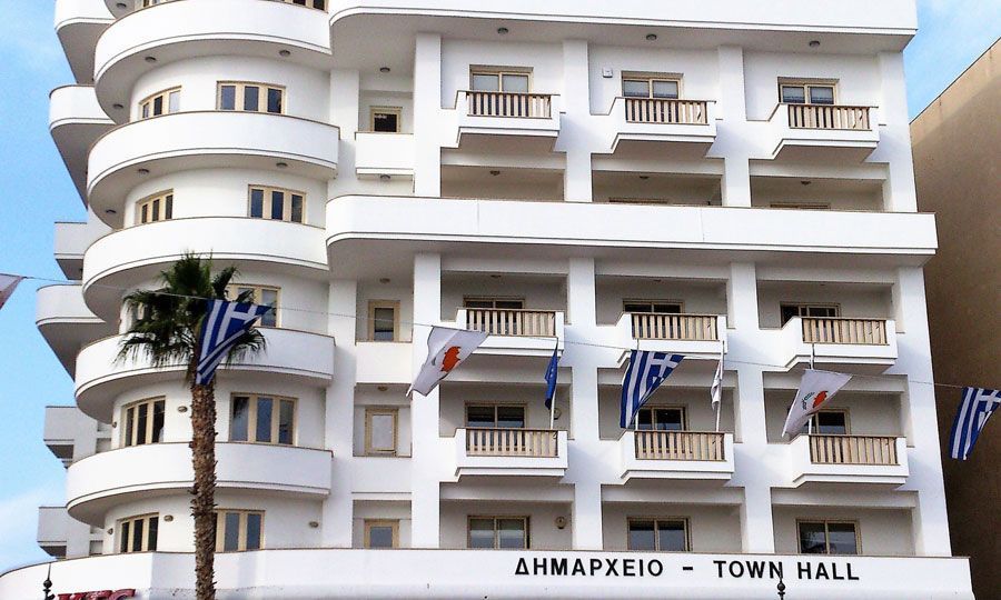 &Sigma;&tau;&alpha; &sigma;&kappa;&alpha;&rho;&iota;ά &tau;&omicron; &nu;έ&omicron; &Tau;&omicron;&pi;&iota;&kappa;ό &Sigma;&chi;έ&delta;&iota;&omicron; &Lambda;ά&rho;&nu;&alpha;&kappa;&alpha;&sigmaf;