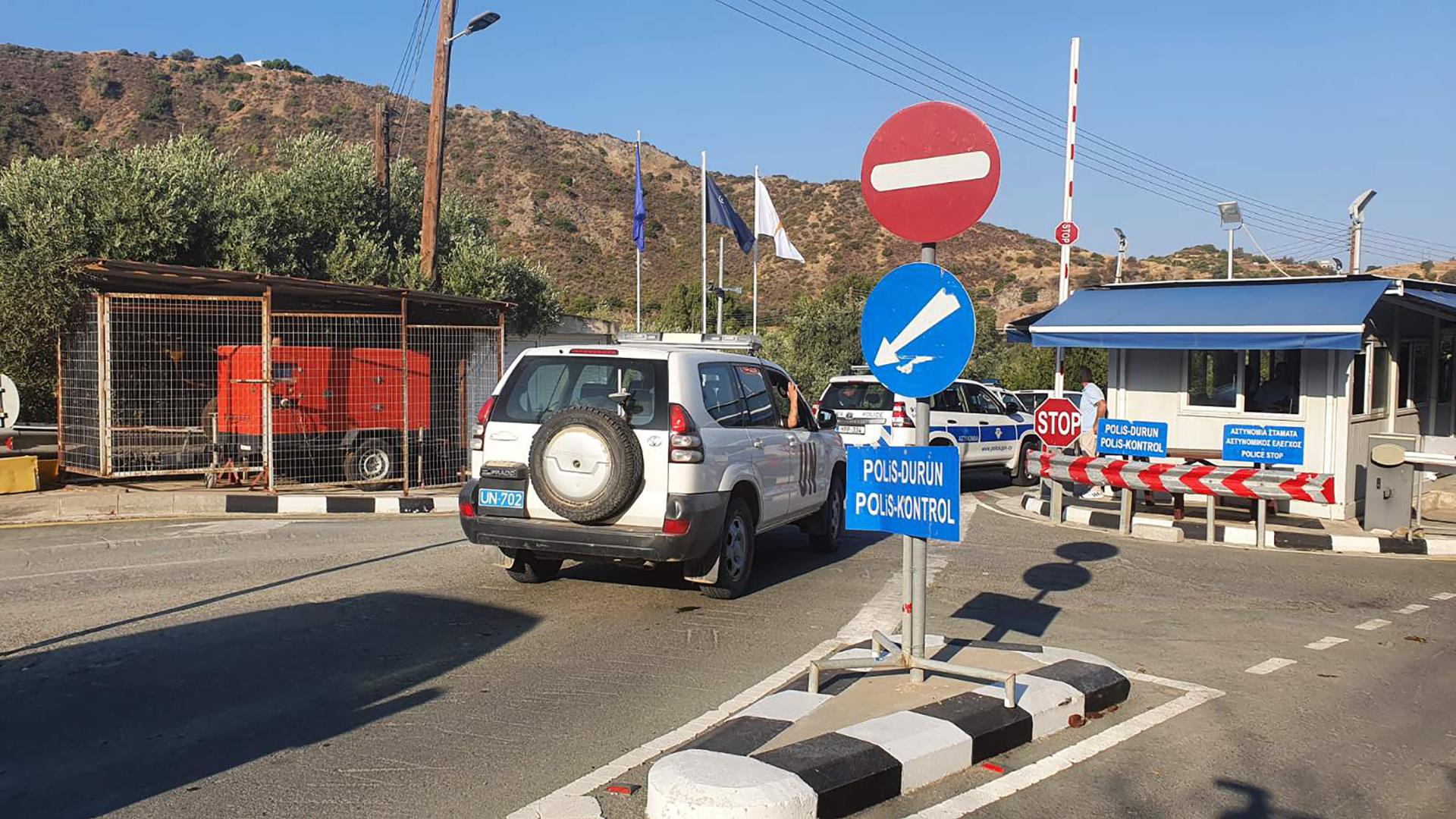&Kappa;&alpha;&pi;&nu;ό&sigmaf;, &tau;&sigma;&iota;&gamma;ά&rho;&alpha; &kappa;&alpha;&iota; &laquo;&tau;&sigma;&iota;&mu;&pi;&eta;&mu;έ&nu;&alpha;&raquo; &pi;&rho;ό&sigma;&tau;&iota;&mu;&alpha;: &Mu;&pi;&alpha;&rho;ά&zeta; &kappa;&alpha;&tau;&alpha;&sigma;&chi;έ&sigma;&epsilon;&omega;&nu; &sigma;&tau;&alpha; &omicron;&delta;&omicron;&phi;&rho;ά&gamma;&mu;&alpha;&tau;&alpha; (&Phi;ώ&tau;&omicron;)