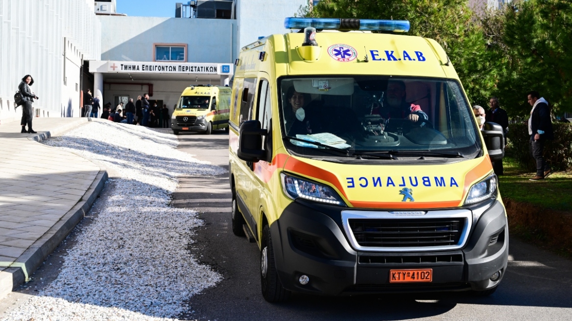 &Iota;&epsilon;&rho;ά&pi;&epsilon;&tau;&rho;&alpha;: 52&chi;&rho;&omicron;&nu;&omicron;&sigmaf; έ&pi;&epsilon;&sigma;&epsilon; &alpha;&pi;ό &sigma;&tau;έ&gamma;&eta; &kappa;&alpha;&iota; &nu;&omicron;&sigma;&eta;&lambda;&epsilon;ύ&epsilon;&tau;&alpha;&iota; &delta;&iota;&alpha;&sigma;&omega;&lambda;&eta;&nu;&omega;&mu;έ&nu;&omicron;&sigmaf;