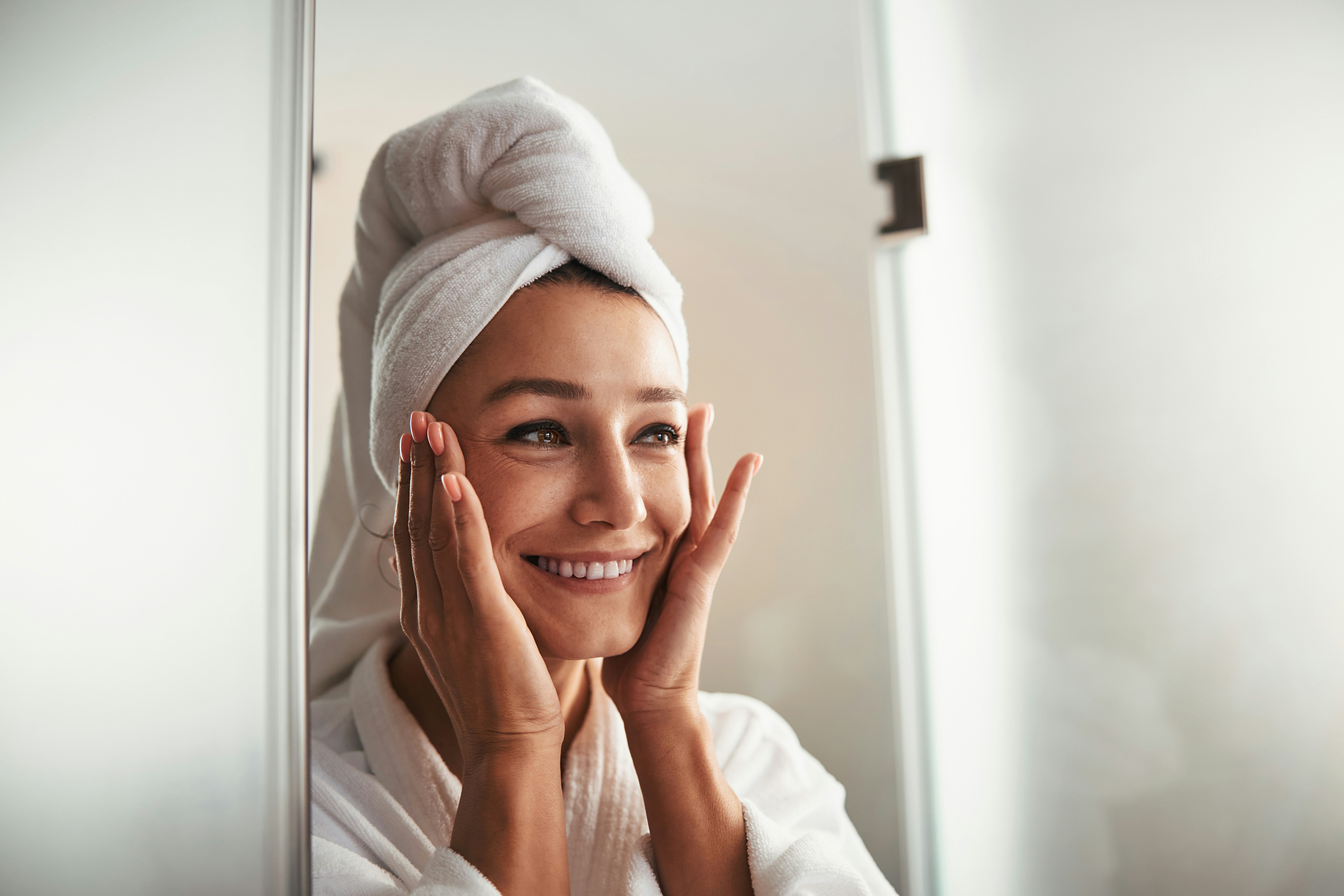 &Beta;&rho;ή&kappa;&alpha;&mu;&epsilon; &tau;&eta;&nu; &omicron;&lambda;&omicron;&kappa;&lambda;&eta;&rho;&omega;&mu;έ&nu;&eta; skincare routine &gamma;&iota;&alpha; &kappa;&alpha;&theta;&alpha;&rho;ή, &epsilon;&nu;&upsilon;&delta;&alpha;&tau;&omega;&mu;έ&nu;&eta; &kappa;&alpha;&iota; &iota;&sigma;&omicron;&rho;&rho;&omicron;&pi;&eta;&mu;έ&nu;&eta; &epsilon;&pi;&iota;&delta;&epsilon;&rho;&mu;ί&delta;&alpha;