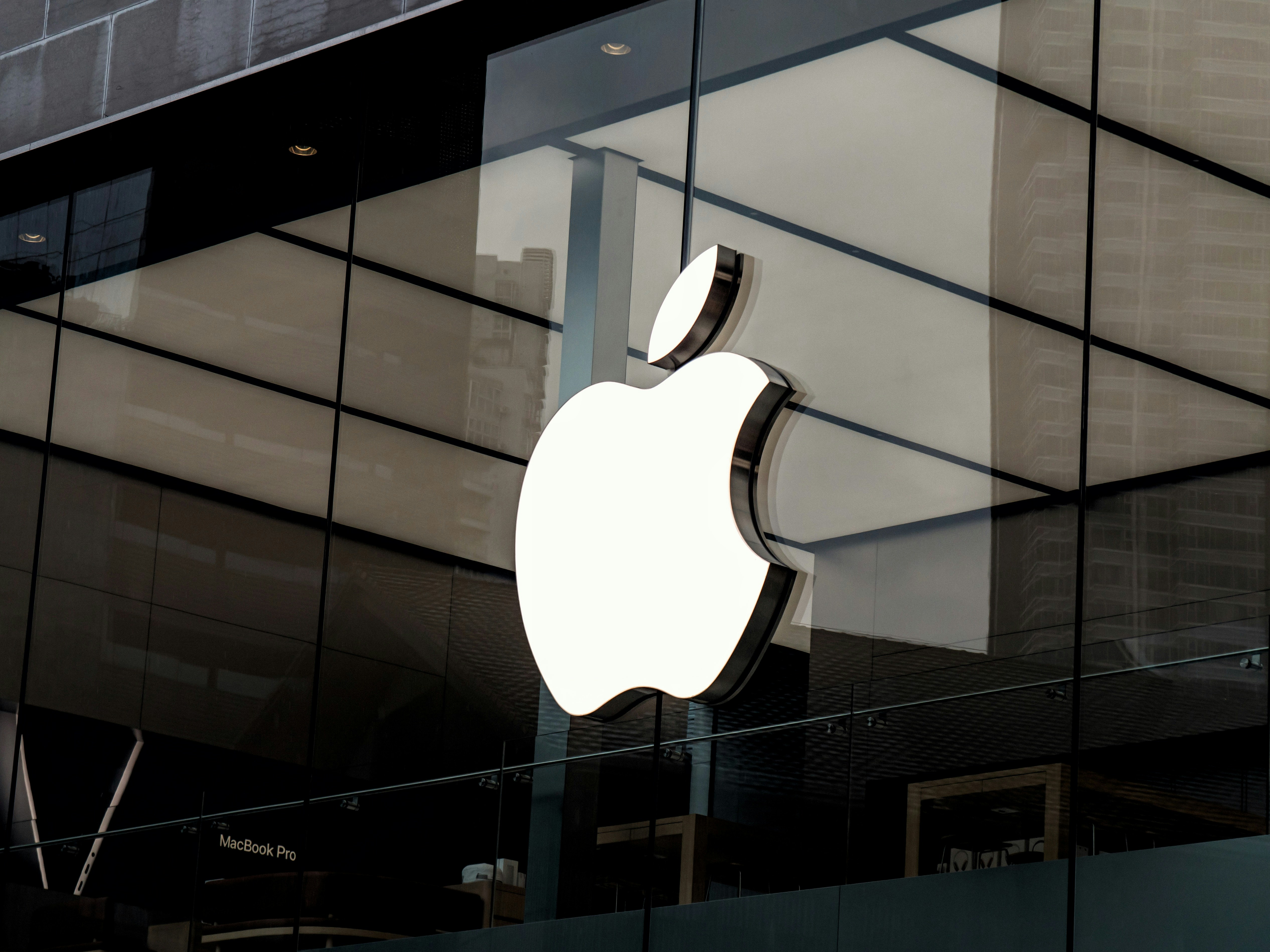&Eta; Apple &theta;&alpha; &sigma;&epsilon; &epsilon;&iota;&delta;&omicron;&pi;&omicron;&iota;&epsilon;ί &alpha;&nu; &tau;&omicron; iPhone &sigma;&omicron;&upsilon; &gamma;ί&nu;&epsilon;&iota; &sigma;&tau;ό&chi;&omicron;&sigmaf; &kappa;&alpha;&tau;&alpha;&sigma;&kappa;&omicron;&pi;&epsilon;&upsilon;&tau;&iota;&kappa;&omicron;ύ &lambda;&omicron;&gamma;&iota;&sigma;&mu;&iota;&kappa;&omicron;ύ