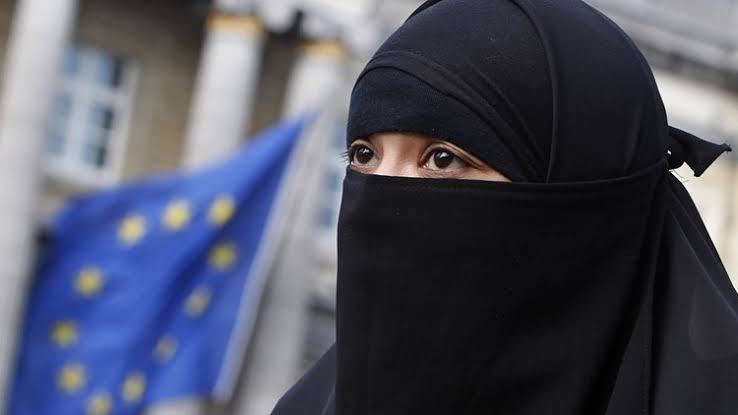 &Pi;&omicron;&rho;&tau;&omicron;&gamma;&alpha;&lambda;ί&alpha;: &Tau;έ&lambda;&omicron;&sigmaf; &sigma;&epsilon; &mu;&pi;&omicron;ύ&rho;&kappa;&alpha; &kappa;&alpha;&iota; &nu;&iota;&kappa;ά&mu;&pi; &sigma;&tau;&omicron;&upsilon;&sigmaf; &delta;&eta;&mu;ό&sigma;&iota;&omicron;&upsilon;&sigmaf; &chi;ώ&rho;&omicron;&upsilon;&sigmaf;