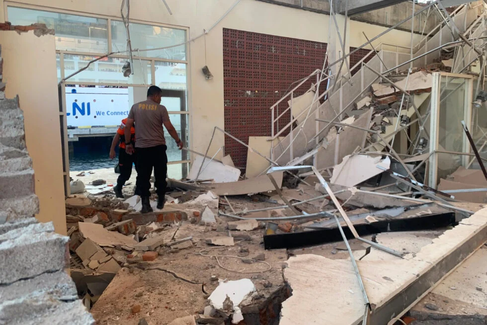 &Iota;&nu;&delta;&omicron;&nu;&eta;&sigma;ί&alpha;: &Nu;έ&alpha; &iota;&sigma;&chi;&upsilon;&rho;ή &delta;ό&nu;&eta;&sigma;&eta; 6,8 &Rho;ί&chi;&tau;&epsilon;&rho; &mu;&epsilon;&tau;ά &tau;&omicron;&nu; &phi;&omicron;&nu;&iota;&kappa;ό &sigma;&epsilon;&iota;&sigma;&mu;ό &tau;&omega;&nu; 7,7 &Rho;ί&chi;&tau;&epsilon;&rho;