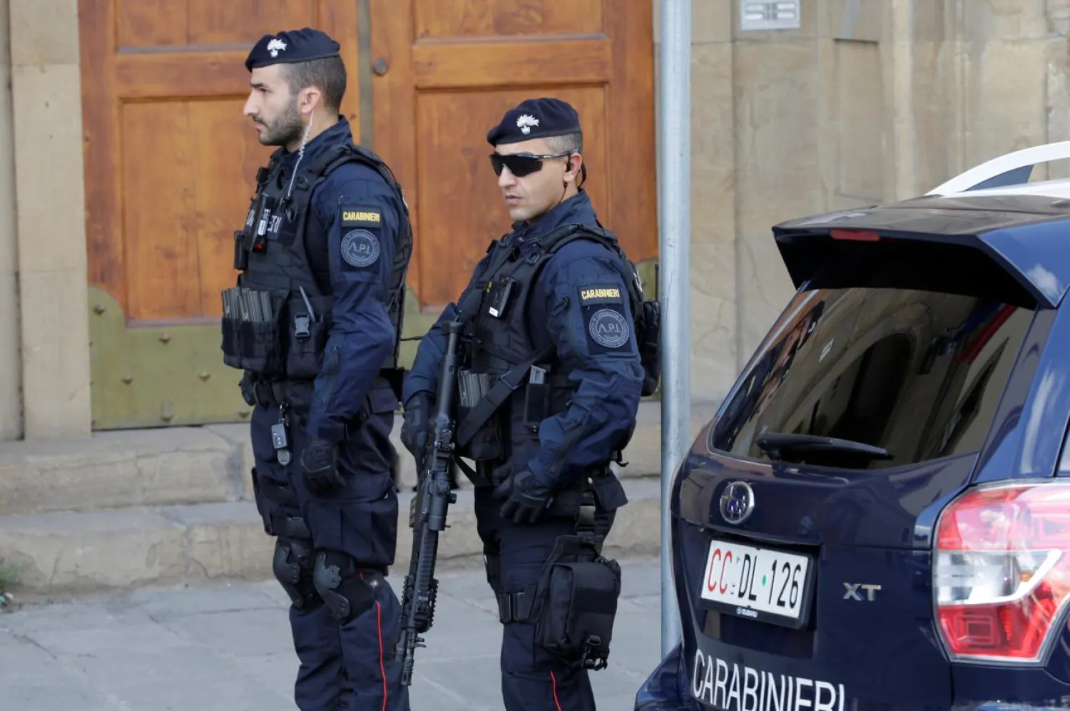&Iota;&tau;&alpha;&lambda;ί&alpha;: &Chi;&epsilon;&iota;&rho;&omicron;&pi;έ&delta;&epsilon;&sigmaf; &sigma;&epsilon; 16&chi;&rho;&omicron;&nu;&omicron; &gamma;&iota;&alpha; &pi;&rho;&omicron;&pi;&alpha;&gamma;ά&nu;&delta;&alpha; &tau;&omicron;&upsilon; ISIS &kappa;&alpha;&iota; &upsilon;&pi;&omicron;&kappa;ί&nu;&eta;&sigma;&eta; &mu;ί&sigma;&omicron;&upsilon;&sigmaf;