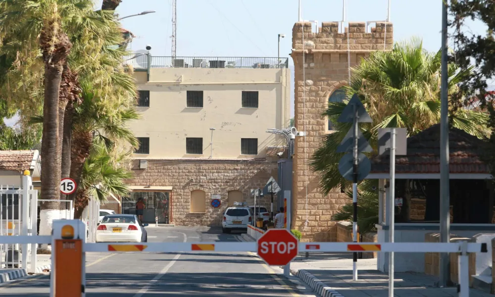 Ό&tau;&alpha;&nu; &omicron; &sigma;&upsilon;&nu;&delta;&iota;&kappa;&alpha;&lambda;&iota;&sigma;&mu;ό&sigmaf; &mu;&epsilon;&tau;&alpha;&tau;&rho;έ&pi;&epsilon;&tau;&alpha;&iota; &sigma;&epsilon; &pi;&rho;&omicron;&sigma;&omega;&pi;&iota;&kappa;ή &beta;&epsilon;&nu;&tau;έ&tau;&alpha;