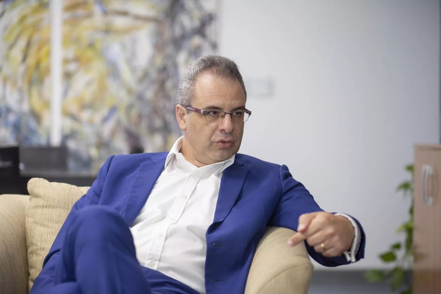 &Mu;&epsilon;&nu;&epsilon;&lambda;ά&omicron;&upsilon;: &Sigma;&epsilon; &pi;&rho;&omicron;&chi;&omega;&rho;&eta;&mu;έ&nu;&omicron; &sigma;&tau;ά&delta;&iota;&omicron; &eta; &kappa;&alpha;&tau;&alpha;&gamma;&rho;&alpha;&phi;ή &sigma;&upsilon;&gamma;&kappa;&lambda;ί&sigma;&epsilon;&omega;&nu; &sigma;&tau;&omicron; &Kappa;&upsilon;&pi;&rho;&iota;&alpha;&kappa;ό