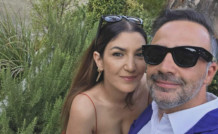 &Mu;&iota;&chi;ά&lambda;&eta;&sigmaf; &Sigma;&omicron;&phi;&omicron;&kappa;&lambda;έ&omicron;&upsilon;&sigmaf;: &Eta; &sigma;ύ&zeta;&upsilon;&gamma;ό&sigmaf; &tau;&omicron;&upsilon;, &Pi;&alpha;&nu;&alpha;&gamma;&iota;ώ&tau;&alpha; έ&chi;&epsilon;&iota; &tau;&alpha; &gamma;&epsilon;&nu;έ&theta;&lambda;&iota;ά &tau;&eta;&sigmaf; - &Eta; &tau;&rho;&upsilon;&phi;&epsilon;&rho;ή &alpha;&nu;ά&rho;&tau;&eta;&sigma;&eta; &pi;&omicron;&upsilon; έ&kappa;&alpha;&nu;&epsilon; (&Phi;ώ&tau;&omicron;&sigmaf;)