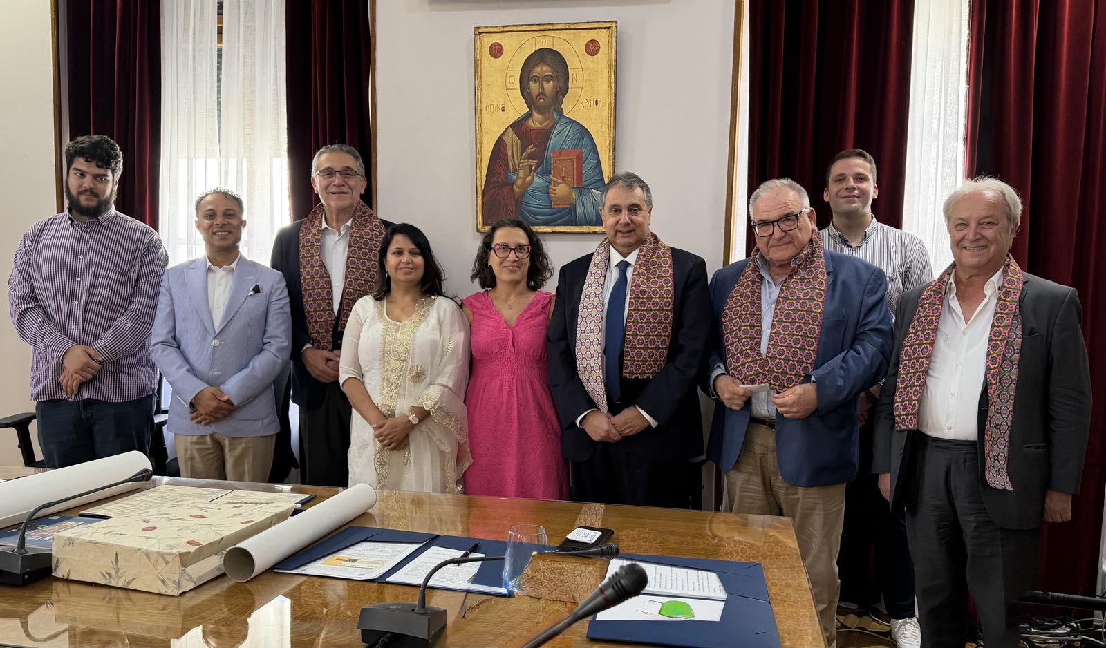 &Epsilon;&lambda;&lambda;ά&delta;&alpha; &kappa;&alpha;&iota; &Nu;&epsilon;&pi;ά&lambda; &alpha;&nu;&omicron;ί&gamma;&omicron;&upsilon;&nu; &delta;ί&alpha;&upsilon;&lambda;&omicron; &gamma;&iota;&alpha; &pi;&rho;&omicron;&sigma;έ&lambda;&kappa;&upsilon;&sigma;&eta; &epsilon;&rho;&gamma;&alpha;&zeta;&omicron;&mu;έ&nu;&omega;&nu;
