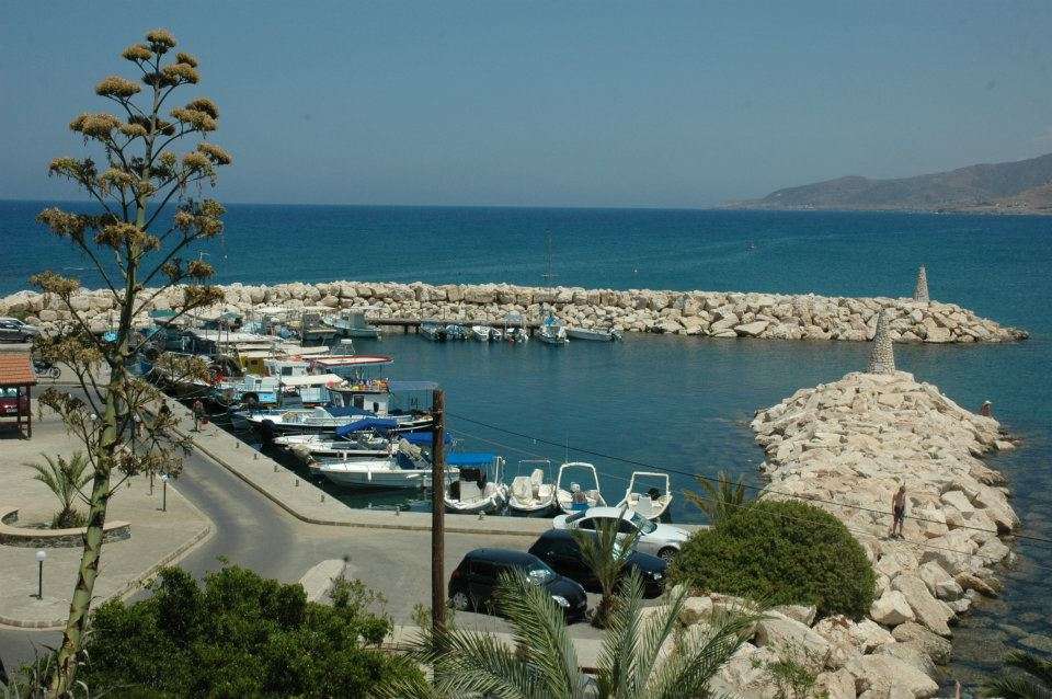 &Tau;ί&mu;&eta;&sigma;&alpha;&nu; &sigma;&tau;&omicron;&nu; &Pi;&omega;&mu;ό &tau;&eta; &mu;&nu;ή&mu;&eta; &tau;&omega;&nu; &pi;&epsilon;&sigma;ό&nu;&tau;&omega;&nu; &eta;&rho;ώ&omega;&nu;