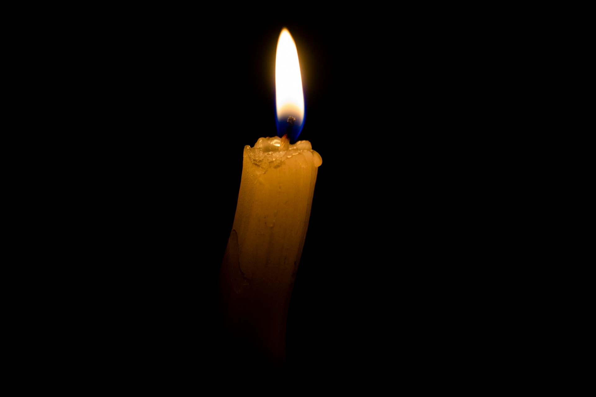 &Sigma;&tau;&alpha; &tau;&upsilon;&phi;&lambda;ά &eta; &Kappa;ύ&pi;&rho;&omicron;&sigmaf; &tau;&alpha; &xi;&eta;&mu;&epsilon;&rho;ώ&mu;&alpha;&tau;&alpha;: &Alpha;&theta;ό&rho;&upsilon;&beta;&omicron; blackout &alpha;&pi;ό &beta;&lambda;ά&beta;&eta; &sigma;&tau;&alpha; &kappa;&alpha;&tau;&epsilon;&chi;ό&mu;&epsilon;&nu;&alpha;