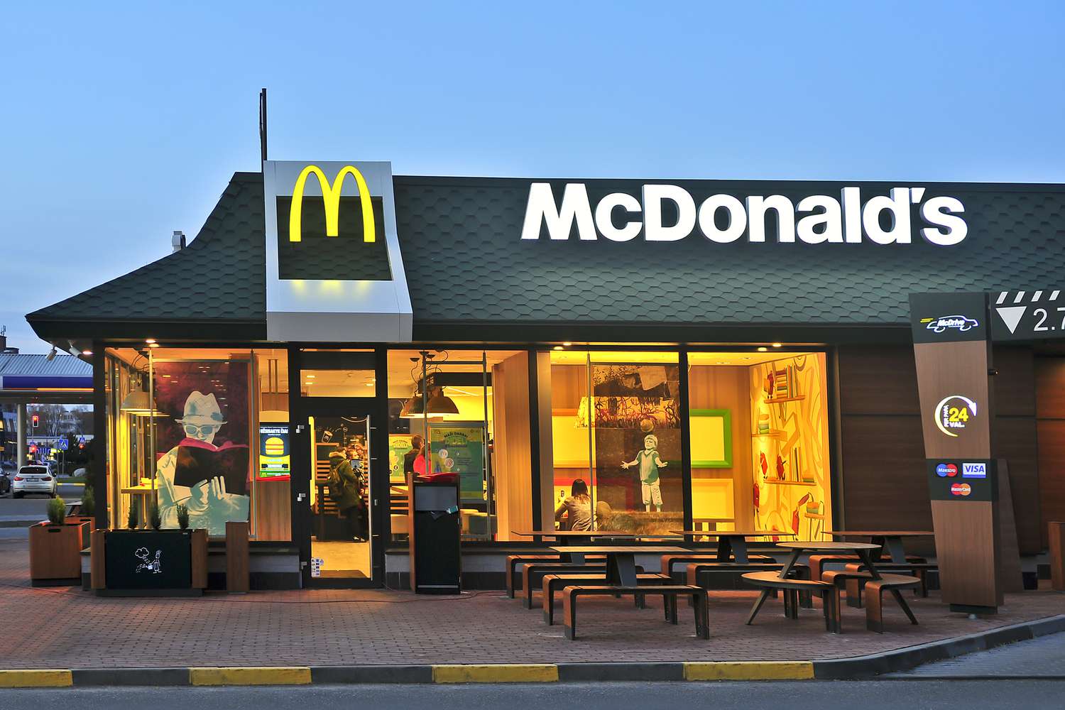 McDonald's: &Alpha;&upsilon;&xi;ή&theta;&eta;&kappa;&alpha;&nu; &tau;&alpha; &kappa;έ&rho;&delta;&eta;, &alpha;&lambda;&lambda;ά &omicron;&iota; &pi;&omega;&lambda;ή&sigma;&epsilon;&iota;&sigmaf; &sigma;&tau;&iota;&sigmaf; &Eta;&Pi;&Al