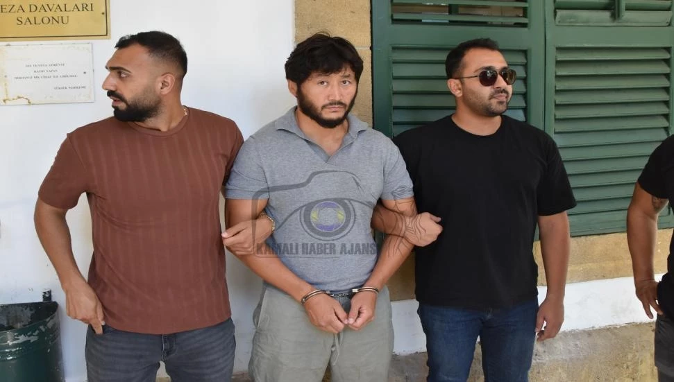&Delta;&omicron;&lambda;&omicron;&phi;&omicron;&nu;ί&alpha; &Zeta;&alpha;&mu;&pi;&omicron;ύ&nu;&eta;: &Pi;&alpha;&rho;&alpha;&delta;έ&chi;&tau;&eta;&kappa;&epsilon; &pi;&alpha;&rho;ά&nu;&omicron;&mu;&epsilon;&sigmaf; &mu;&epsilon;&tau;&alpha;&kappa;&iota;&nu;ή&sigma;&epsilon;&iota;&sigmaf; &sigma;&tau;&iota;&sigmaf; &epsilon;&lambda;&epsilon;ύ&theta;&epsilon;&rho;&epsilon;&sigmaf; &pi;&epsilon;&rho;&iota;&omicron;&chi;έ&sigmaf; &omicron; &laquo;&Kappa;&iota;&nu;έ&zeta;&omicron;&sigmaf;&raquo;
