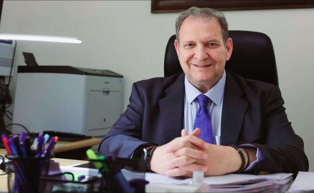 &Beta;ί&kappa;&tau;&omega;&rho;&alpha;&sigmaf; &gamma;&iota;&alpha; &alpha;&nu;&alpha;&sigma;&chi;&eta;&mu;&alpha;&tau;&iota;&sigma;&mu;ό: &Delta;&iota;&alpha;&tau;&eta;&rho;&epsilon;ί&tau;&alpha;&iota; &omicron; &kappa;&epsilon;&nu;&tau;&rho;&omicron;&delta;&epsilon;&xi;&iota;ό&sigmaf; &pi;&rho;&omicron;&sigma;&alpha;&nu;&alpha;&tau;&omicron;&lambda;&iota;&sigma;&mu;ό&sigmaf; - &Pi;&iota;&theta;&alpha;&nu;έ&sigmaf; &alpha;&nu;&alpha;&kappa;&omicron;&iota;&nu;ώ&sigma;&epsilon;&iota;&sigmaf; &gamma;&iota;&alpha; &nu;έ&alpha; &sigma;&upsilon;&nu;ά&nu;&tau;&eta;&sigma;&eta; &Pi;&tau;&Delta;-&Epsilon;&rho;&chi;&iota;&omicron;&upsilon;&rho;&mu;ά&nu; &sigma;ή&mu;