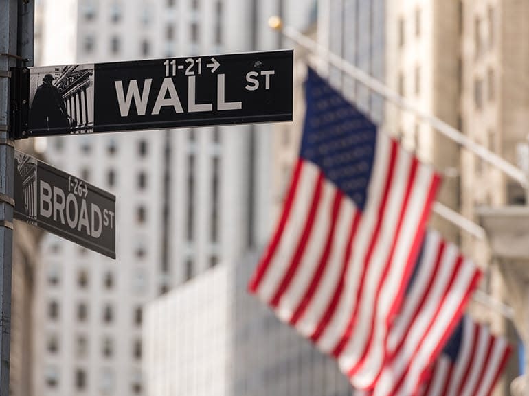 Wall Street: &Iota;&sigma;&chi;&upsilon;&rho;ή ά&nu;&omicron;&delta;&omicron;&sigmaf; &mu;&epsilon;&tau;ά &tau;&eta;&nu; &alpha;&pi;ό&phi;&alpha;&sigma;&eta; &Tau;&rho;&alpha;&mu;&pi; &nu;&alpha; &alpha;&kappa;&upsilon;&rho;ώ&sigma;&epsilon;&iota; &tau;&alpha; &pi;&lambda;ή&gamma;&mu;&alpha;&tau;&alpha; &kappa;&alpha;&tau;ά &tau;&omicron;&upsilon; &Iota;&rho;ά&nu;