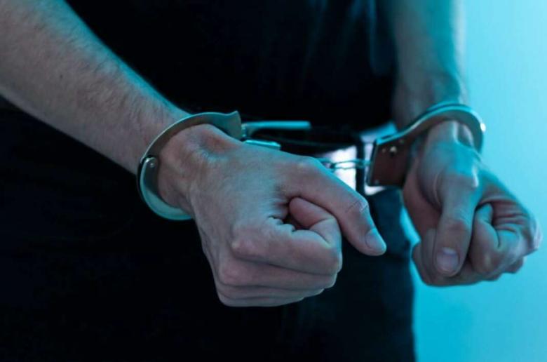 &Sigma;&upsilon;&nu;&epsilon;&lambda;ή&phi;&theta;&eta;&sigma;&alpha;&nu; &delta;ύ&omicron; &pi;&rho;ό&sigma;&omega;&pi;&alpha; &gamma;&iota;&alpha; &tau;&eta;&nu; &alpha;&pi;ό&pi;&epsilon;&iota;&rho;&alpha; &phi;ό&nu;&omicron;&upsilon; 43&chi;&rho;&omicron;&nu;&omicron;&upsilon; &sigma;&epsilon; &epsilon;&nu; &kappa;&iota;&nu;ή&sigma;&epsilon;&iota; ό&chi;&eta;&mu;&alpha; &sigma;&tau;&eta; &Lambda;&epsilon;&upsilon;&kappa;&omega;&sigma;ί&alpha;