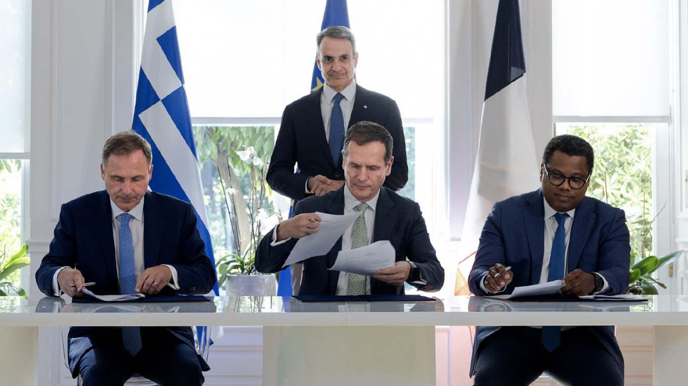&Mu;&alpha; &pi;&omicron;ύ ή&tau;&alpha;&nu; &eta; &Kappa;ύ&pi;&rho;&omicron;&sigmaf; &sigma;&tau;&eta;&nu; &upsilon;&pi;&omicron;&gamma;&rho;&alpha;&phi;ή &tau;&eta;&sigmaf; &sigma;&upsilon;&mu;&phi;&omega;&nu;ί&alpha;&sigmaf; &mu;&epsilon; &tau;&eta; Meridiam;