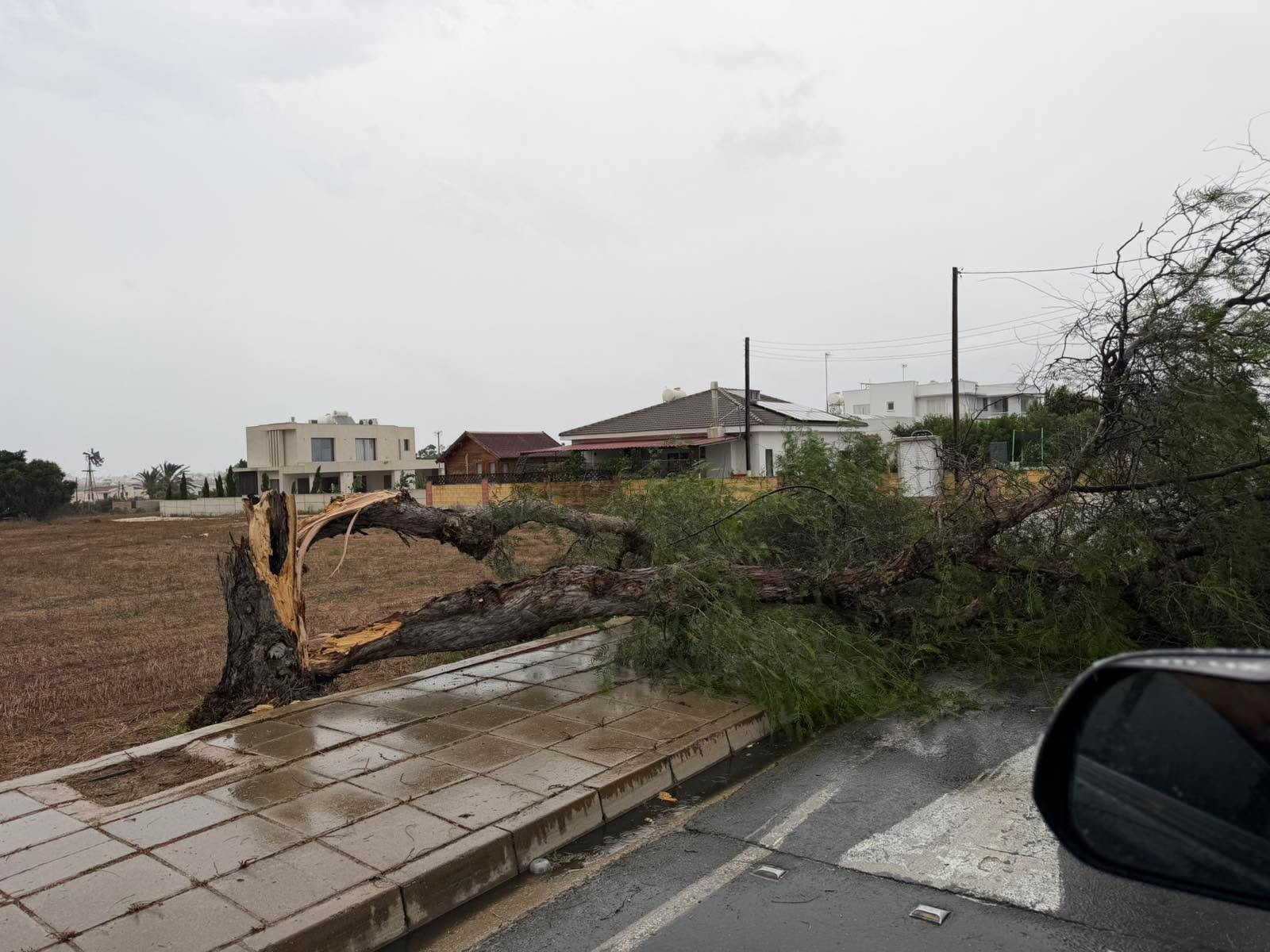 &Kappa;&alpha;&kappa;&omicron;&kappa;&alpha;&iota;&rho;ί&alpha;: &Sigma;&tau;&iota;&sigmaf; 12 &mu;έ&chi;&rho;&iota; &sigma;&tau;&iota;&gamma;&mu;ή&sigmaf; &omicron;&iota; &pi;&epsilon;&rho;&iota;&pi;&tau;ώ&sigma;&epsilon;&iota;&sigmaf; &zeta;&eta;&mu;&iota;ώ&nu; &sigma;&tau;&eta; &Lambda;ά&rho;&nu;&alpha;&kappa;&alpha;