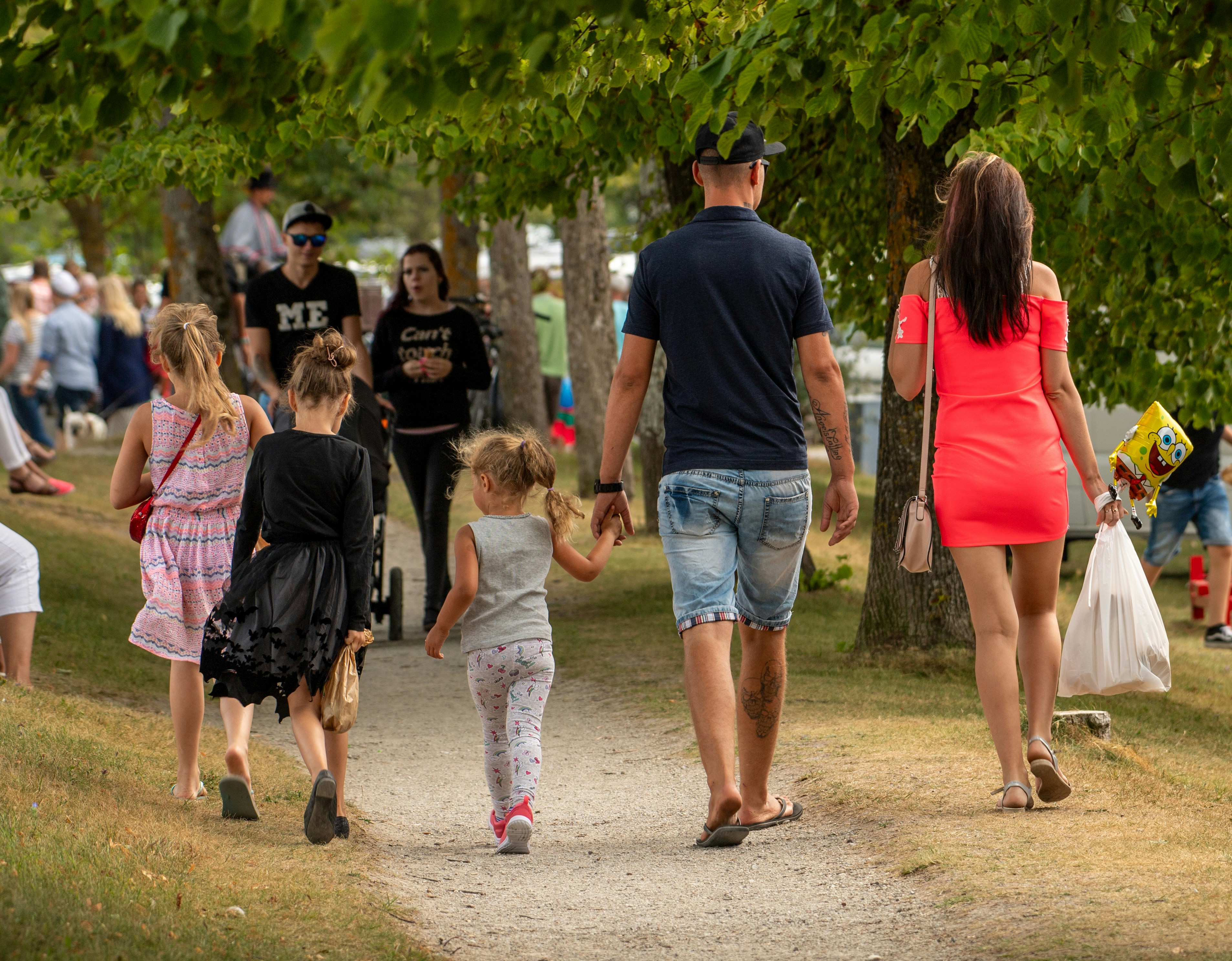 Family Festival: &Eta; &pi;&iota;&omicron; fun &omicron;&iota;&kappa;&omicron;&gamma;&epsilon;&nu;&epsilon;&iota;&alpha;&kappa;ή &gamma;&iota;&omicron;&rho;&tau;ή έ&rho;&chi;&epsilon;&tau;&alpha;&iota; &sigma;&tau;&eta;&nu; &Alpha;&lambda;ά&mu;&pi;&rho;&alpha;