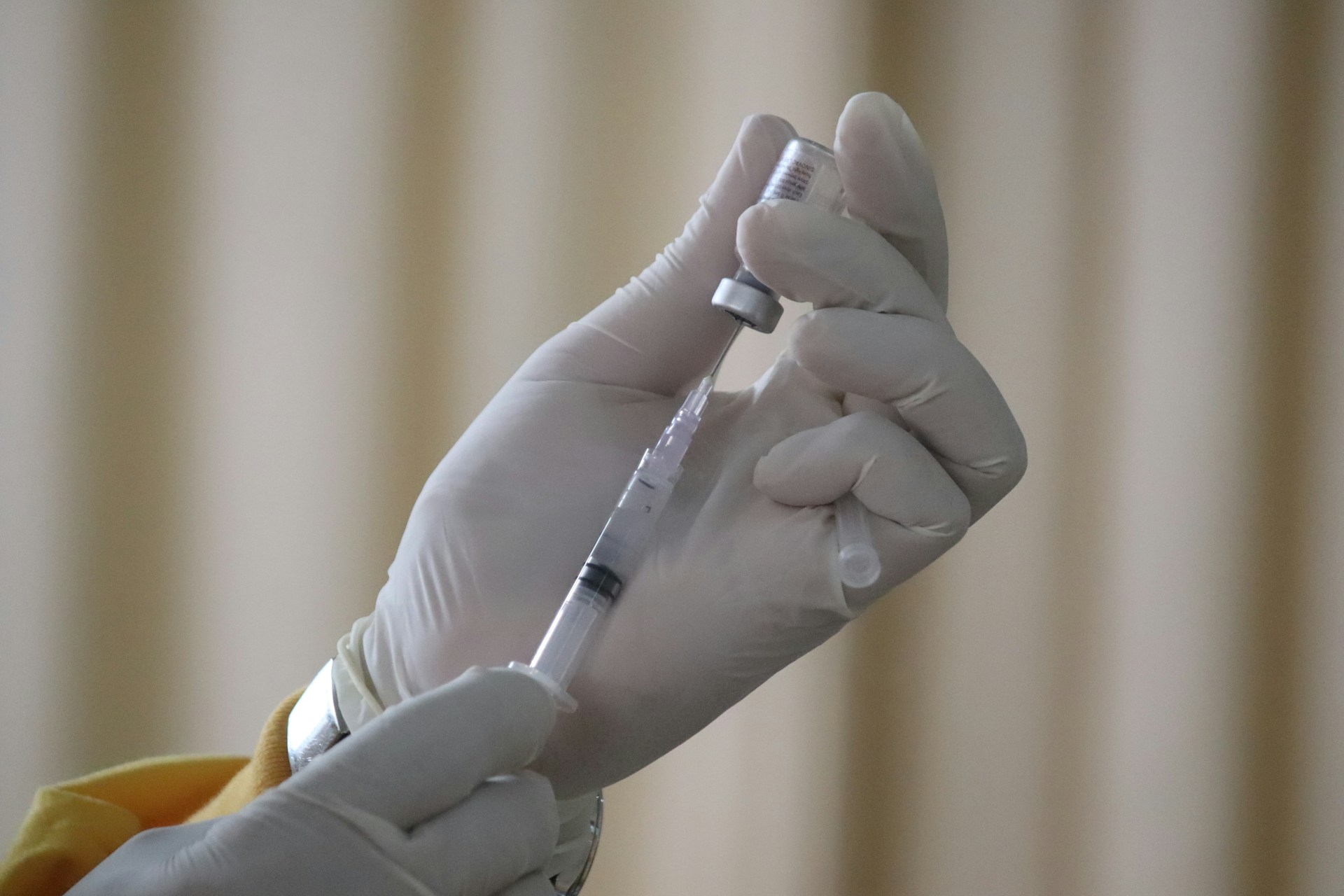 Ψευδείς υποσχέσεις για αδυνάτισμα και αντιγήρανση: Ο κίνδυνος πίσω από τα παράνομα φάρμακα του διαδικτύου