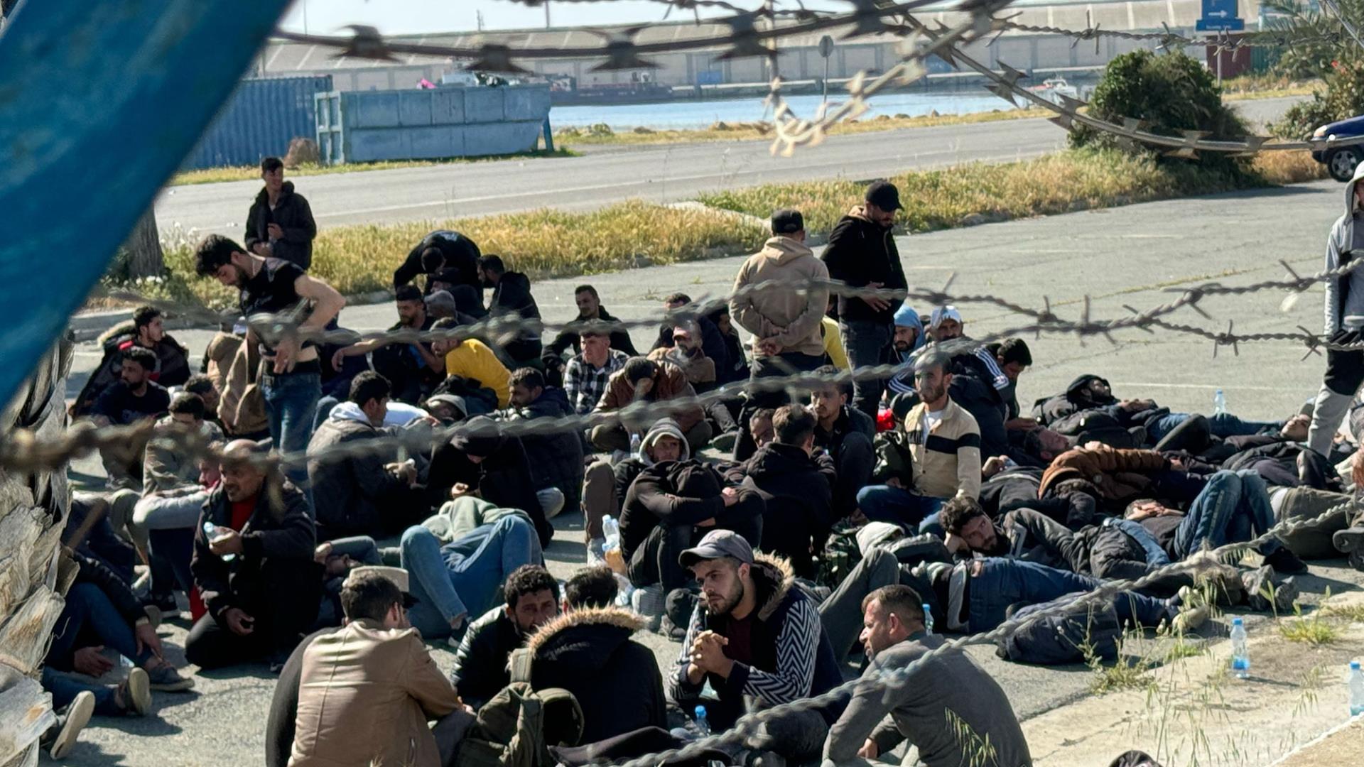 &Epsilon;&pi;&alpha;&nu;&alpha;&pi;&alpha;&tau;&rho;ί&sigma;&tau;&eta;&kappa;&alpha;&nu; 119 &pi;&alpha;&rho;ά&nu;&omicron;&mu;&alpha; &delta;&iota;&alpha;&mu;έ&nu;&omicron;&nu;&tau;&epsilon;&sigmaf; &alpha;&lambda;&lambda;&omicron;&delta;&alpha;&pi;&omicron;ί