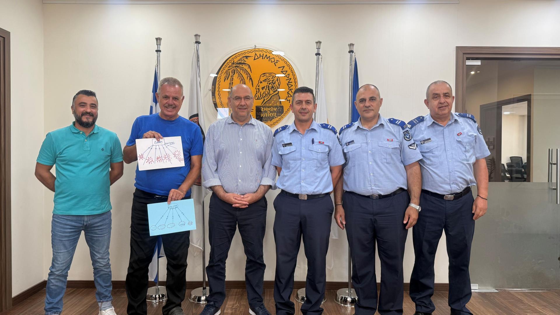 &Sigma;&upsilon;&nu;ά&nu;&tau;&eta;&sigma;&eta; &Delta;ή&mu;&omicron;&upsilon; &Lambda;ά&rho;&nu;&alpha;&kappa;&alpha;&sigmaf; &kappa;&alpha;&iota; &Kappa;&omicron;&iota;&nu;&omicron;&tau;&iota;&kappa;ή&sigmaf; &Alpha;&sigma;&tau;&upsilon;&nu;&omicron;&mu;ί&alpha;&sigmaf; &gamma;&iota;&alpha; &tau;&eta;&nu; &alpha;&sigma;&phi;ά&lambda;&epsilon;&iota;&alpha; &sigma;&tau;&iota;&sigmaf; &gamma;&epsilon;&iota;&tau;&omicron;&nu;&iota;έ&sigmaf;