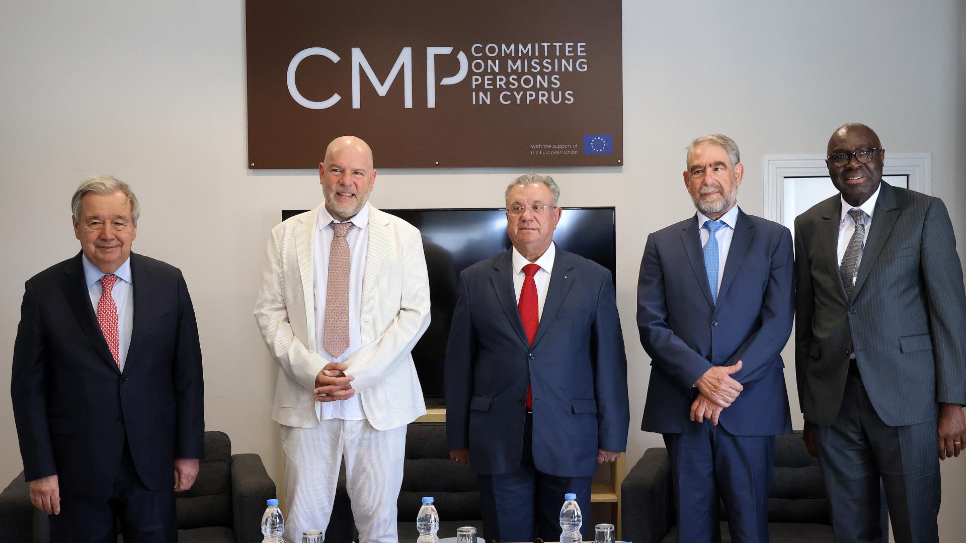 &Delta;&Epsilon;&Alpha;: &Sigma;&eta;&mu;&alpha;&nu;&tau;&iota;&kappa;ή &eta; &epsilon;&pi;ί&sigma;&kappa;&epsilon;&psi;&eta; &Gamma;&kappa;&omicron;&upsilon;&tau;έ&rho;&epsilon;&sigmaf; &sigma;&tau;&omicron; &Alpha;&nu;&theta;&rho;&omega;&pi;&omicron;&lambda;&omicron;&gamma;&iota;&kappa;ό &Epsilon;&rho;&gamma;&alpha;&sigma;&tau;ή&rho;&iota;&omicron;