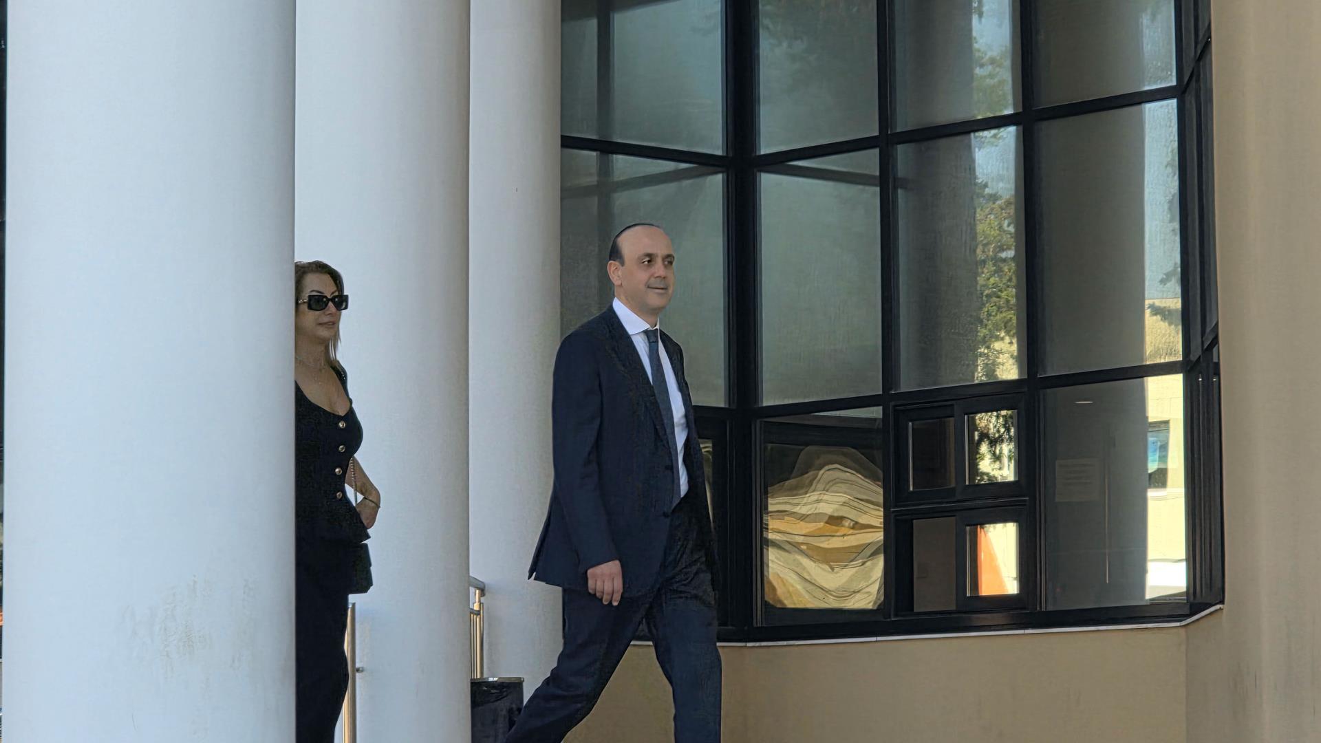 &Mu;&epsilon; &kappa;&alpha;&tau;&alpha;&theta;έ&sigma;&epsilon;&iota;&sigmaf; &mu;&alpha;&rho;&tau;ύ&rho;&omega;&nu; &sigma;&upsilon;&nu;&epsilon;&chi;ί&zeta;&epsilon;&tau;&alpha;&iota; &sigma;ή&mu;&epsilon;&rho;&alpha; &eta; &delta;ί&kappa;&eta; &tau;&omicron;&upsilon; &Phi;&alpha;ί&delta;&omega;&nu;&alpha; &Phi;&alpha;ί&delta;&omega;&nu;&omicron;&sigmaf;