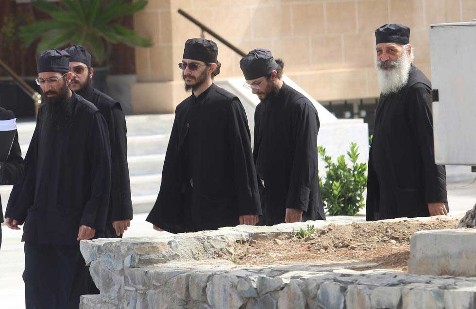Y&pi;ό&theta;&epsilon;&sigma;&eta; &Alpha;&beta;&beta;&alpha;&kappa;&omicron;ύ&mu;: &Sigma;&tau;&omicron; &mu;&iota;&kappa;&rho;&omicron;&sigma;&kappa;ό&pi;&iota;&omicron; &omicron;&iota; &phi;&omega;&tau;&omicron;&gamma;&rho;&alpha;&phi;ί&epsilon;&sigmaf; &tau;&omega;&nu; &tau;&epsilon;&kappa;&mu;&eta;&rho;ί&omega;&nu; &kappa;&alpha;&iota; &eta; &delta;&iota;&alpha;&delta;&iota;&kappa;&alpha;&sigma;ί&alpha; &lambda;ή&psi;&eta;&sigmaf; &tau;&omicron;&upsilon;&sigmaf;
