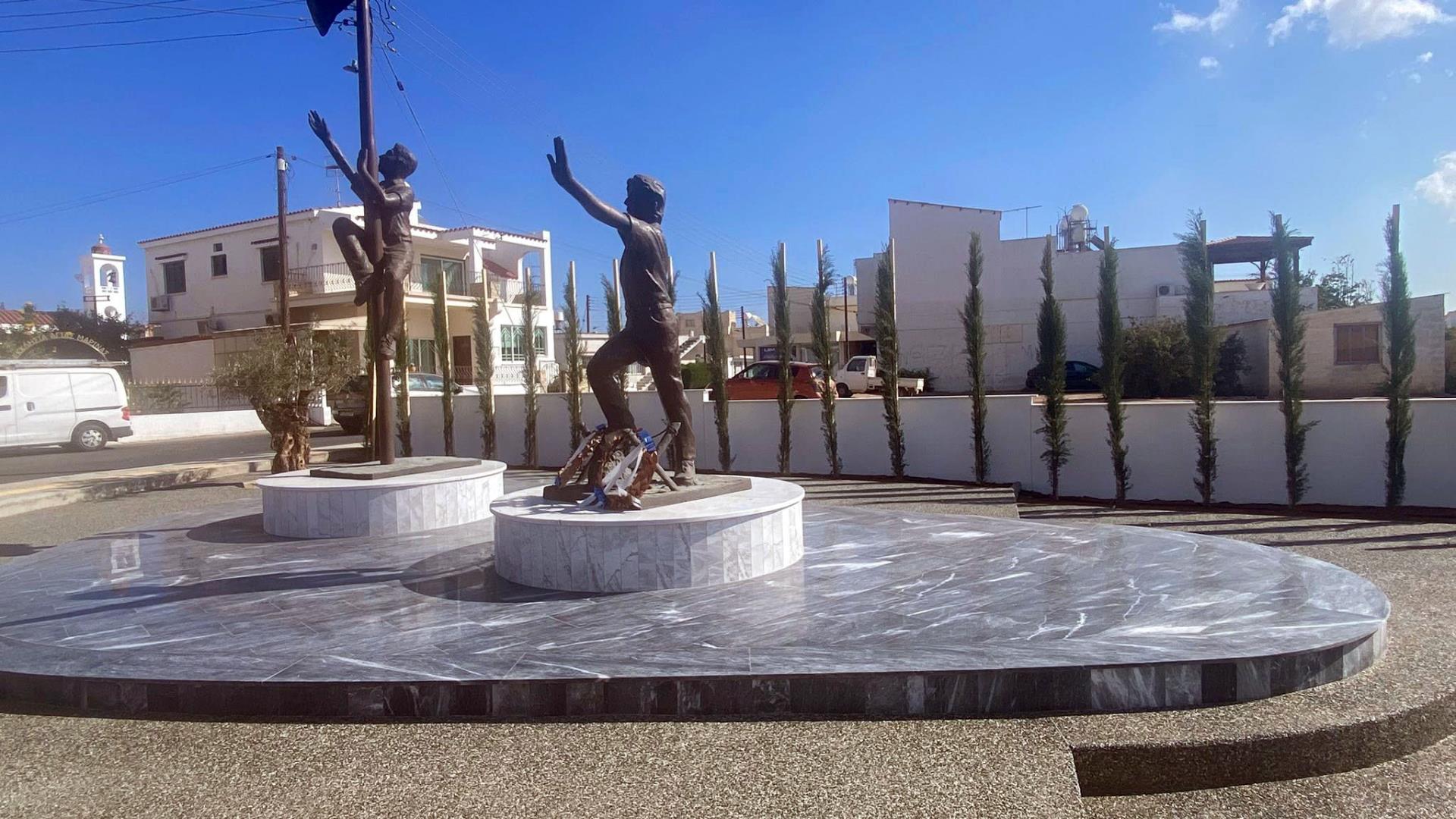 &Pi;&rho;&omicron;&epsilon;&delta;&rho;ί&alpha; &gamma;&iota;&alpha; &Iota;&sigma;&alpha;ά&kappa; &kappa;&alpha;&iota; &Sigma;&omicron;&lambda;&omega;&mu;&omicron;ύ: Έ&gamma;&iota;&nu;&alpha;&nu; &phi;ά&rho;&omicron;&sigmaf; &sigma;&tau;&omicron;&nu; &alpha;&gamma;ώ&nu;&alpha; &gamma;&iota;&alpha; &tau;&epsilon;&rho;&mu;&alpha;&tau;&iota;&sigma;&mu;ό &tau;&eta;&sigmaf; &kappa;&alpha;&tau;&omicron;&chi;ή&sigmaf;