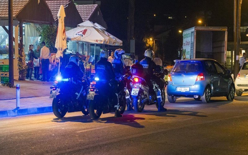 «Σάρωσε» η Αστυνομία τη νύχτα: 3 συλλήψεις και 340 καταγγελίες - ink
