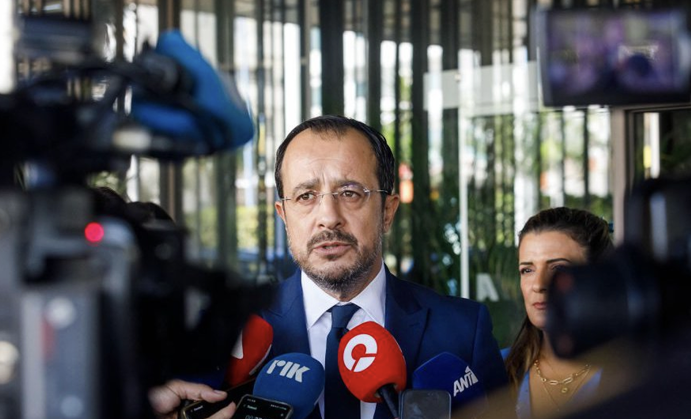 &Pi;&tau;&Delta; &gamma;&iota;&alpha; &tau;&omicron;&upsilon;&sigmaf; &delta;&iota;&omicron;&rho;&iota;&sigma;&mu;&omicron;ύ&sigmaf; &sigma;&tau;&omicron;&upsilon;&sigmaf; &eta;&mu;&iota;&kappa;&rho;&alpha;&tau;&iota;&kappa;&omicron;ύ&sigmaf;: &laquo;&Tau;&omicron; &pi;ά&rho;&tau;&iota; έ&chi;&epsilon;&iota; &tau;&epsilon;&lambda;&epsilon;&iota;ώ&sigma;&epsilon;&iota;&raquo;