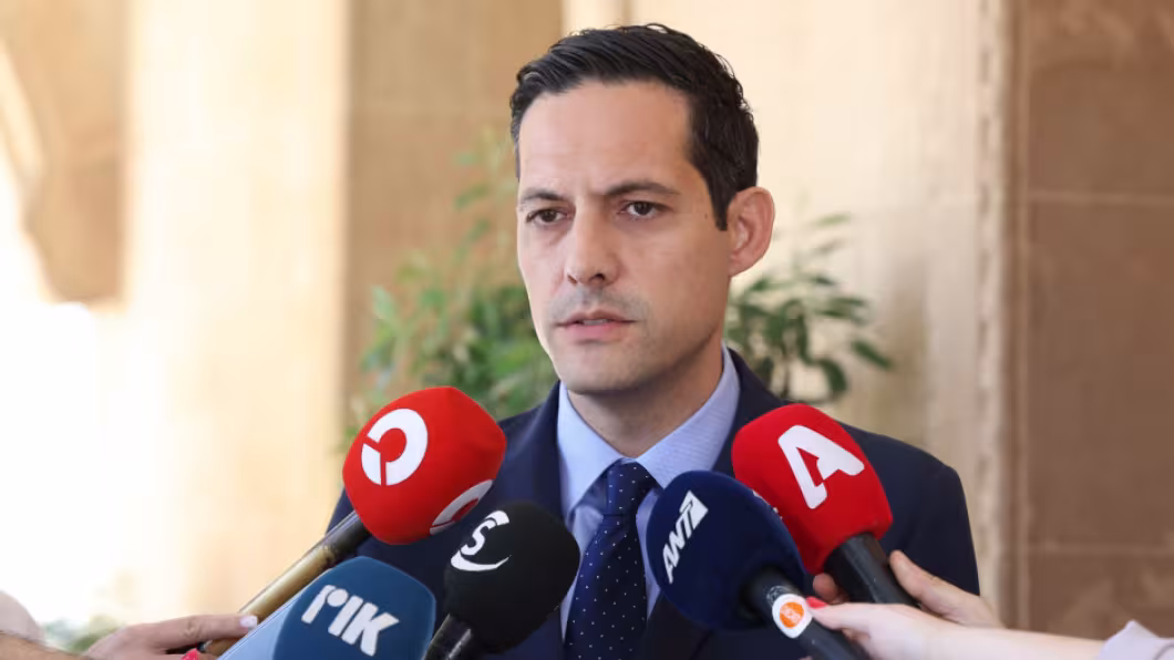 Μετά τον ΔΗΣΥ, «κόντρα» Λετυμπιώτη και με χρήστες του Χ για τους ημικρατικούς