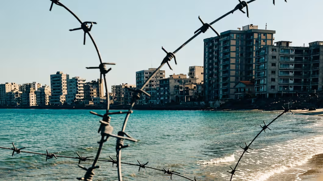 «ΝΟΣΤΟΣ»: Η ιστορία πίσω από τα συρματοπλέγματα, πριν σβήσει για πάντα