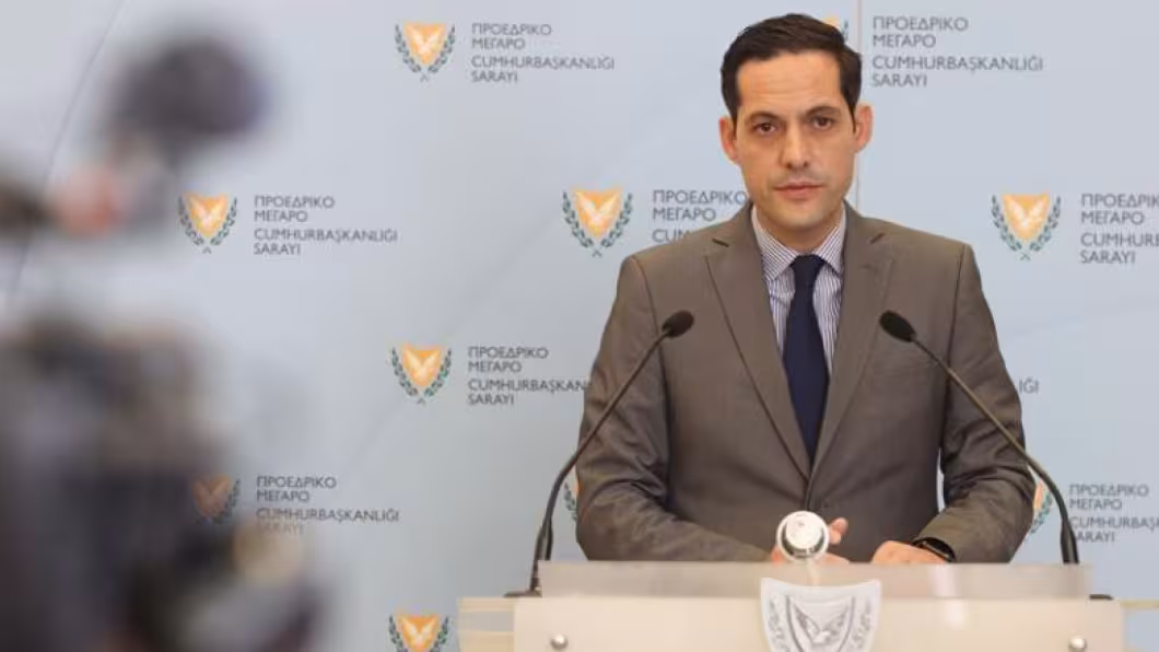 Kυβέρνηση κατά ΔΗΣΥ και ΑΚΕΛ: «Η ταύτιση είναι πλέον καθημερινή διαπίστωση»