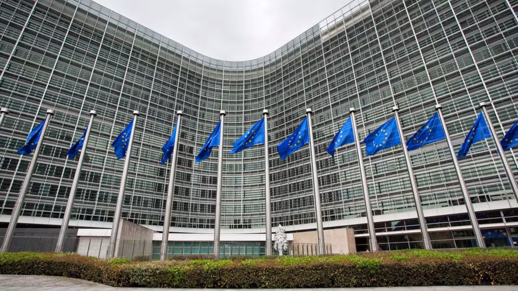 Πώς η Κύπρος «πιάστηκε στα πράσα» από τις Βρυξέλλες για χάρη αμερικανικών κολοσσών