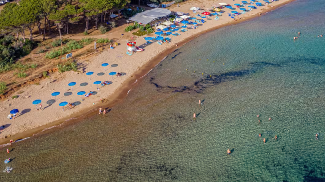 Ελλάδα: Σοβαρός τραυματισμός 31χρονης μητέρας στη θάλασσα - Συνελήφθη ο σύζυγός της